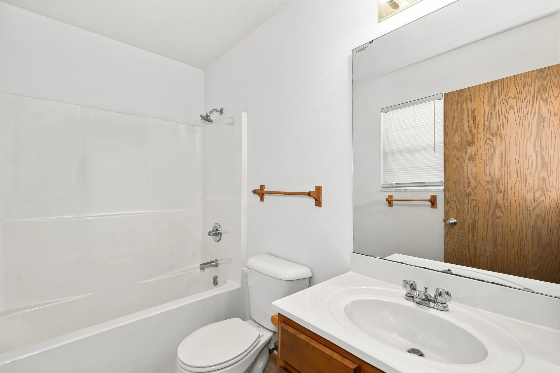 016 - Primary Bathroom.jpg