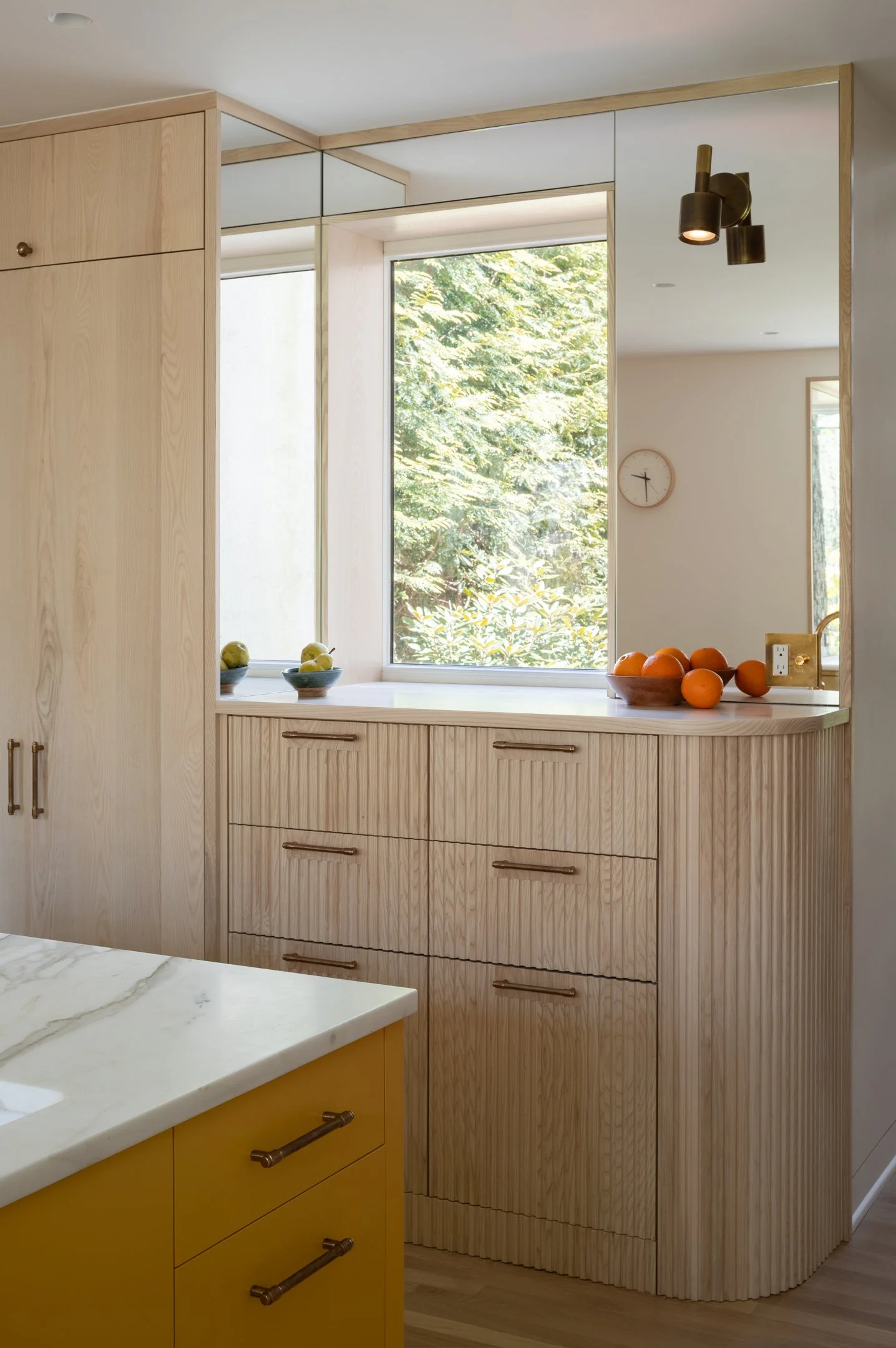 04_Kitchen Mirrors.jpg