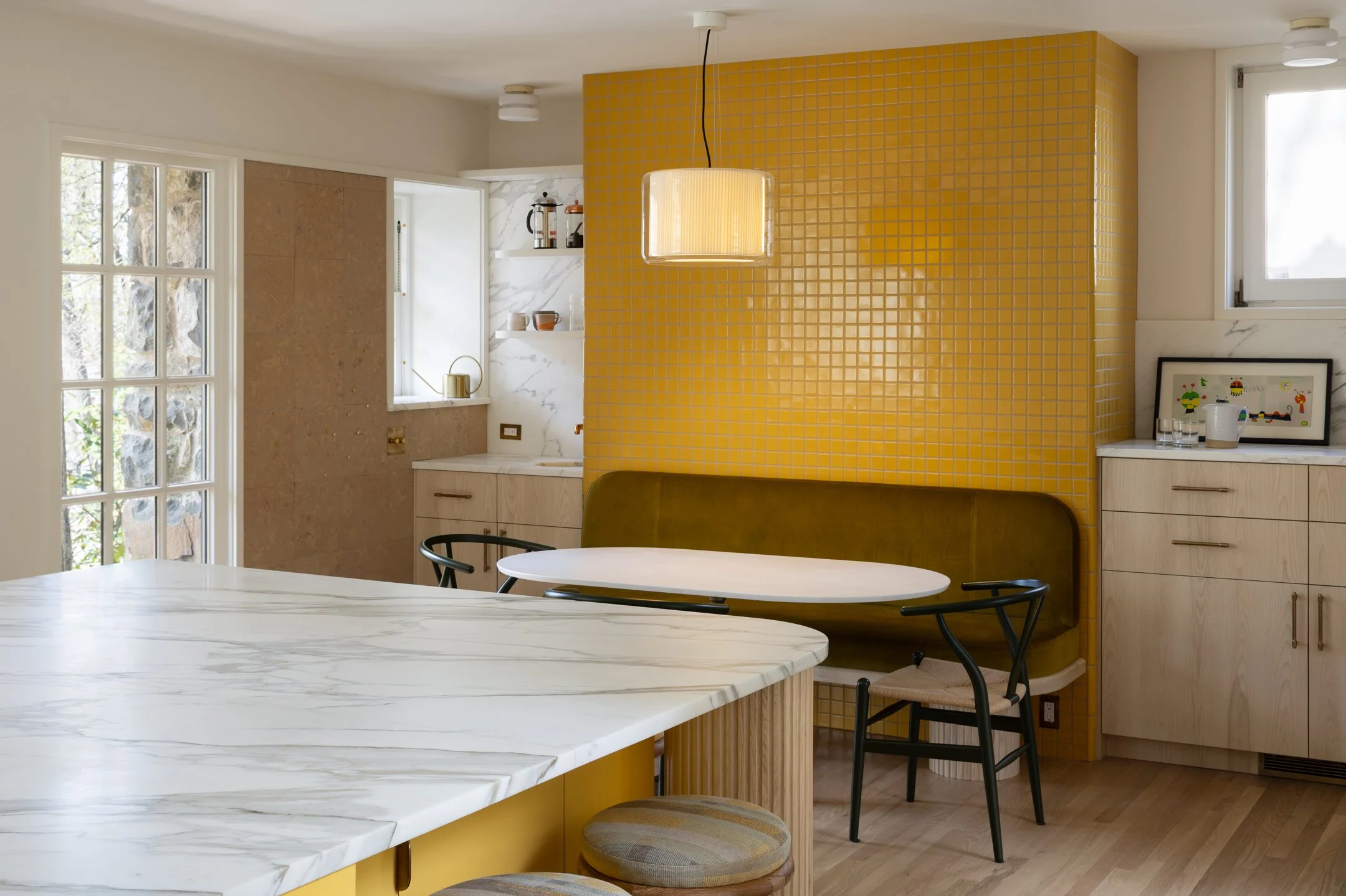 02_Kitchen Eat In Area.jpg