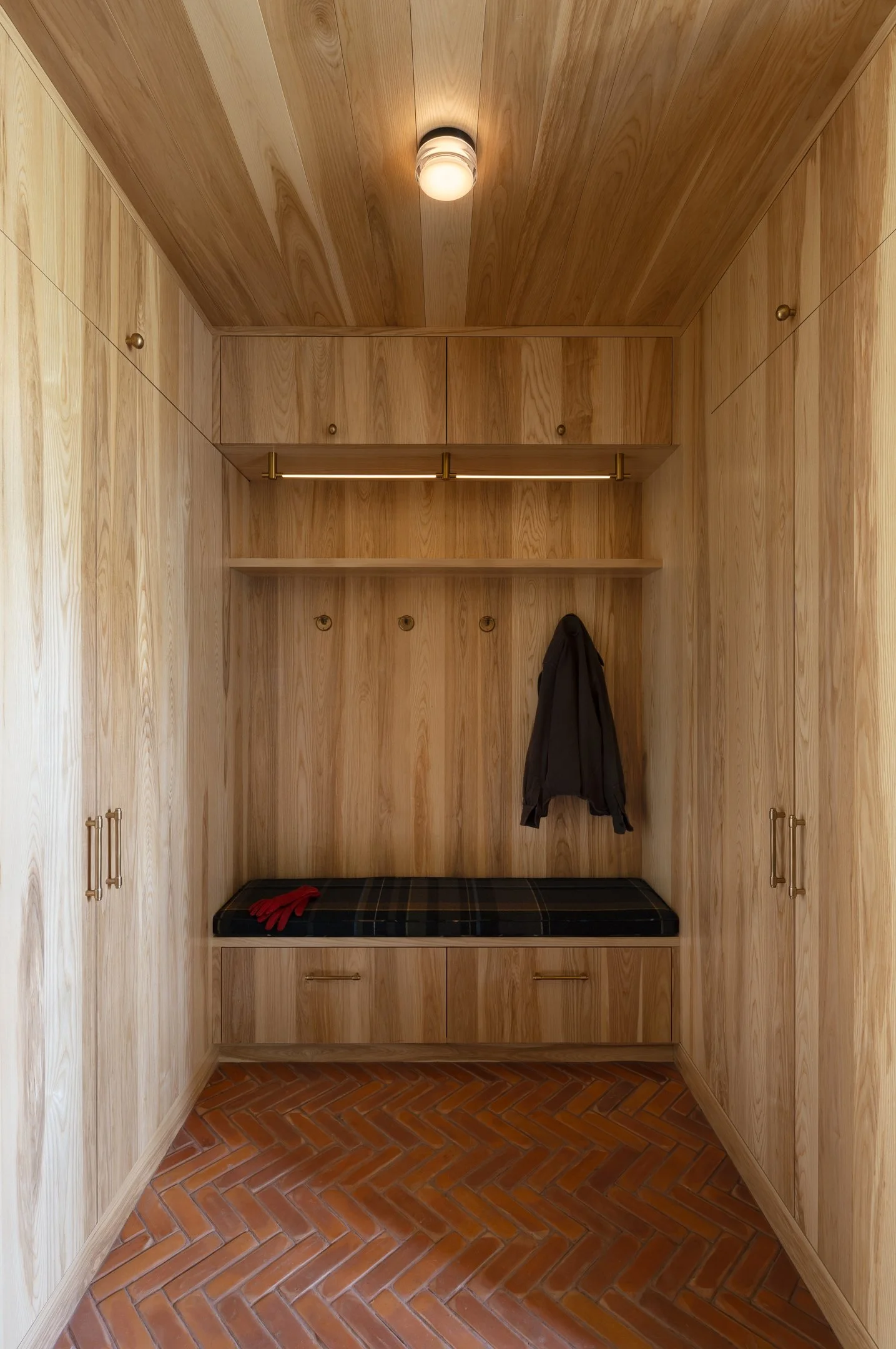 09_Mudroom Bench.jpg