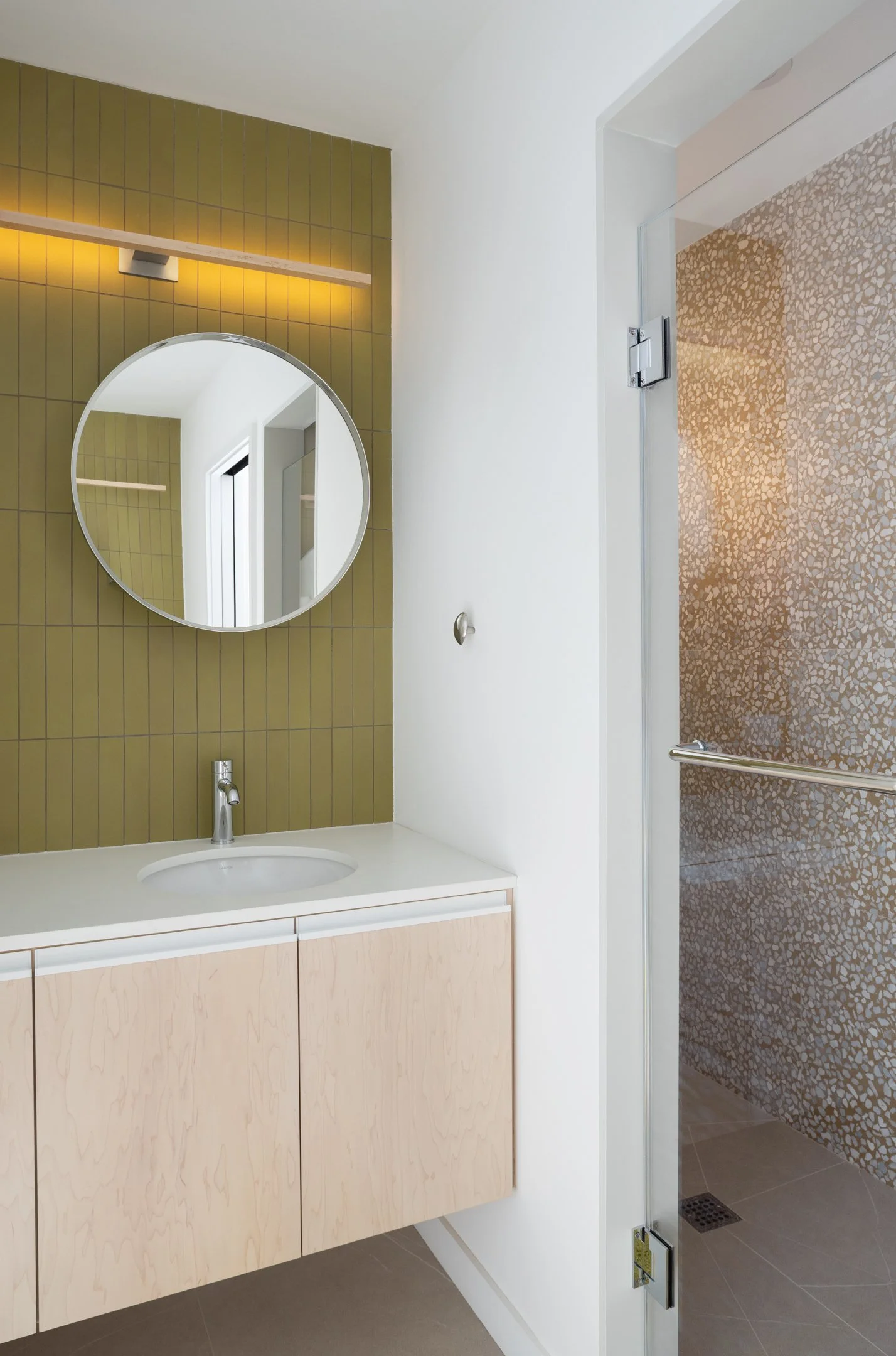 14_kids bathroom.jpg