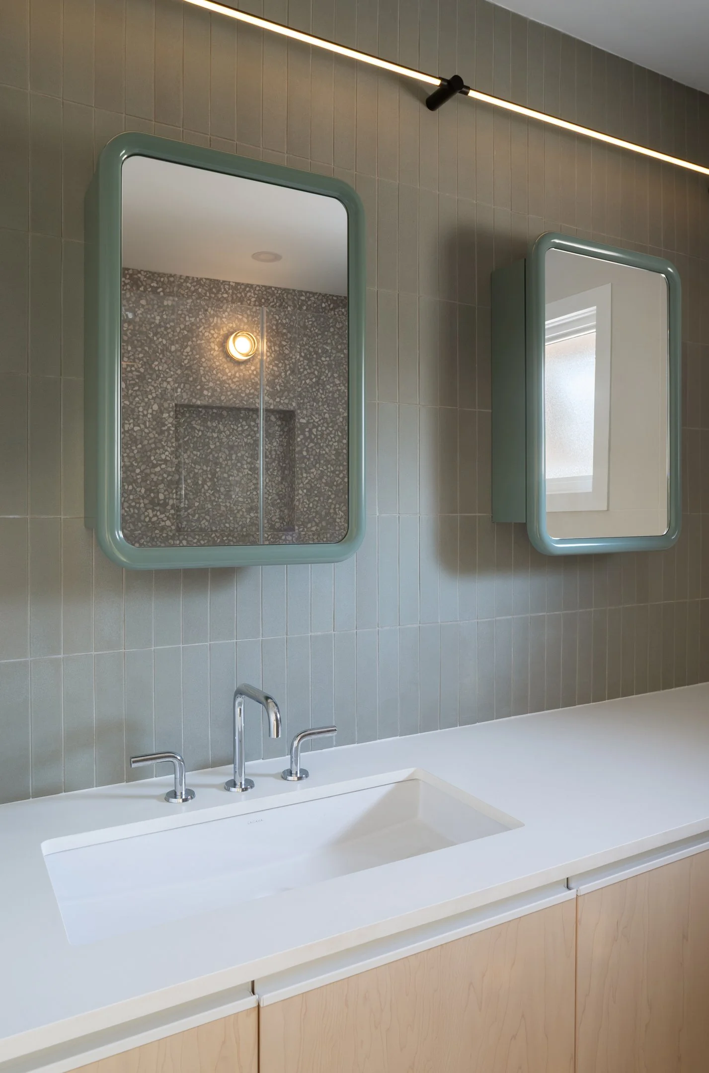 15_primary bathroom.jpg