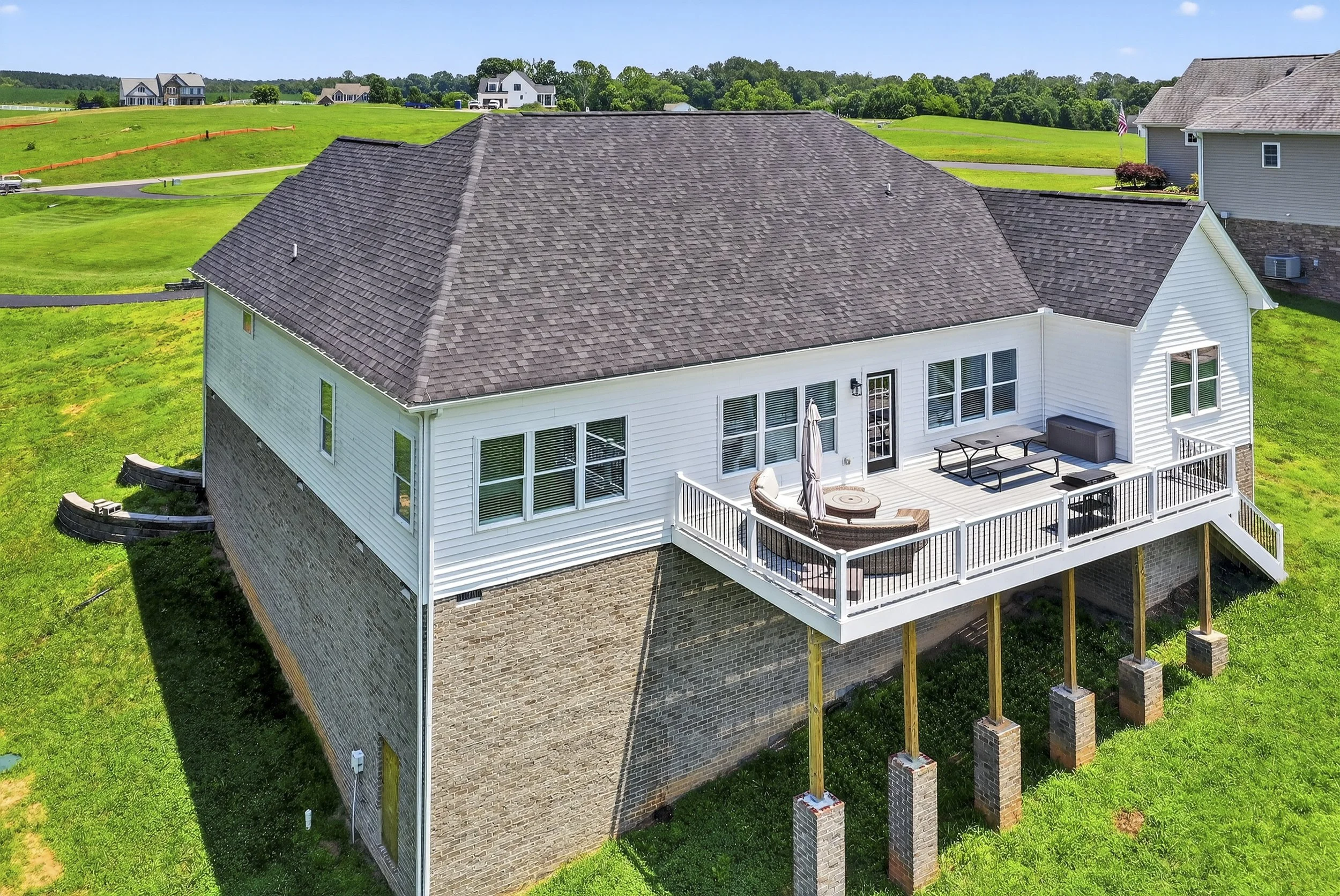 027-Aerial Back.jpg