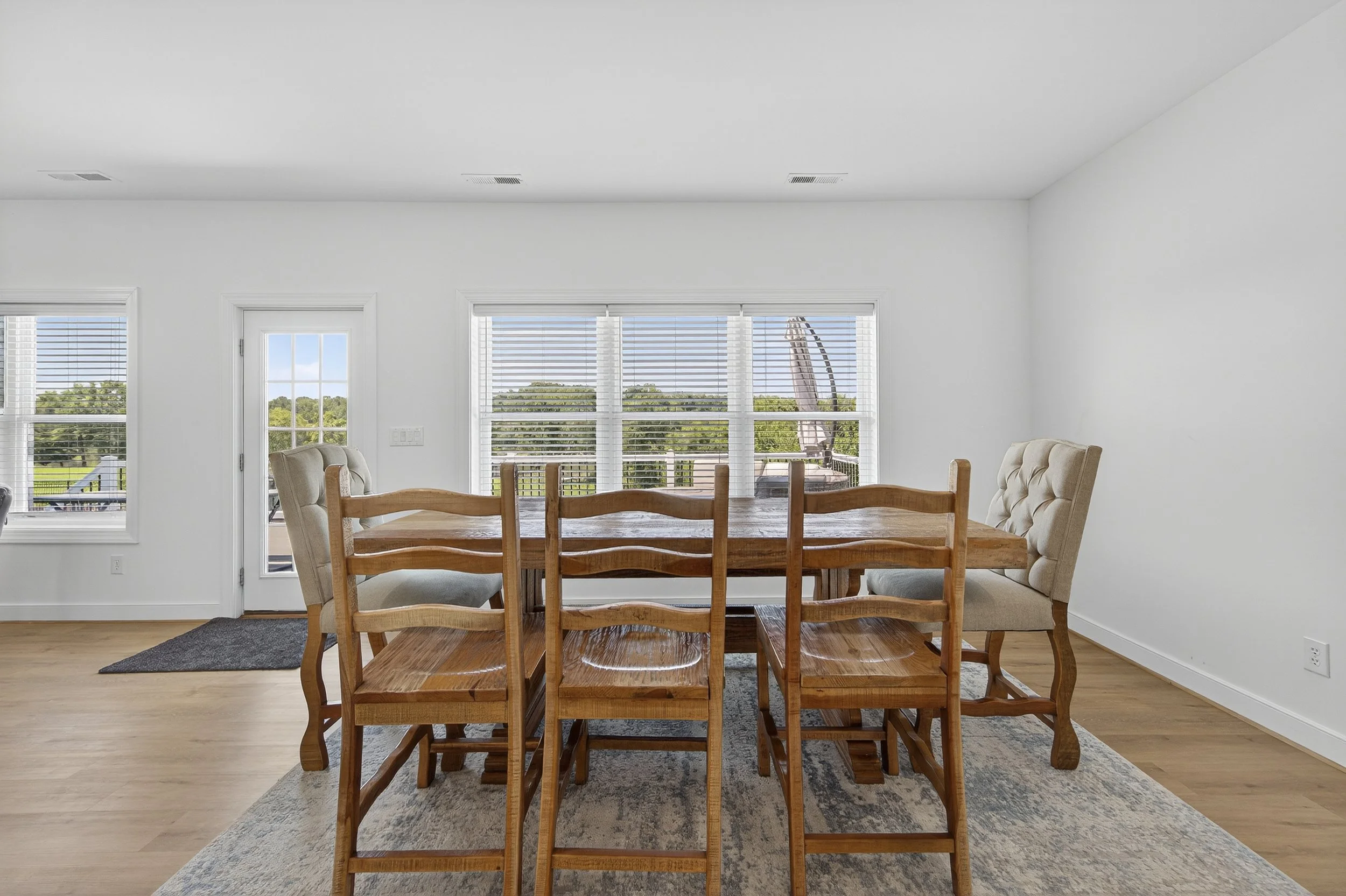 062-Dining Area.jpg