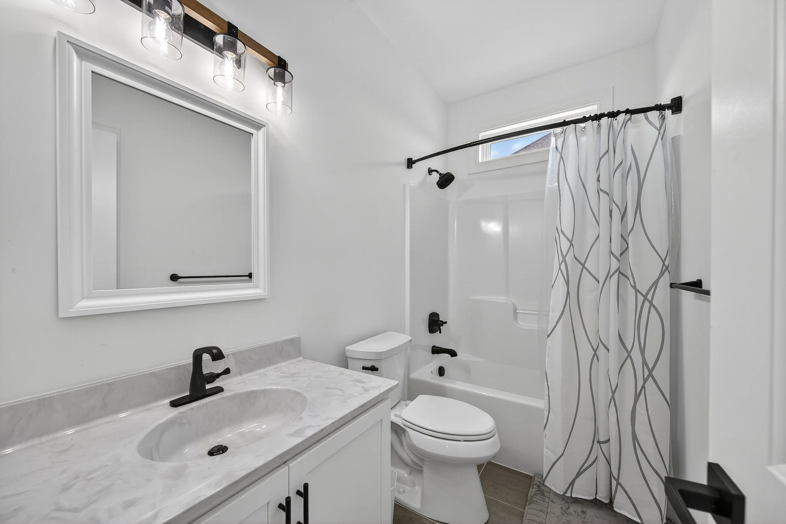 090-Bath 1.jpg