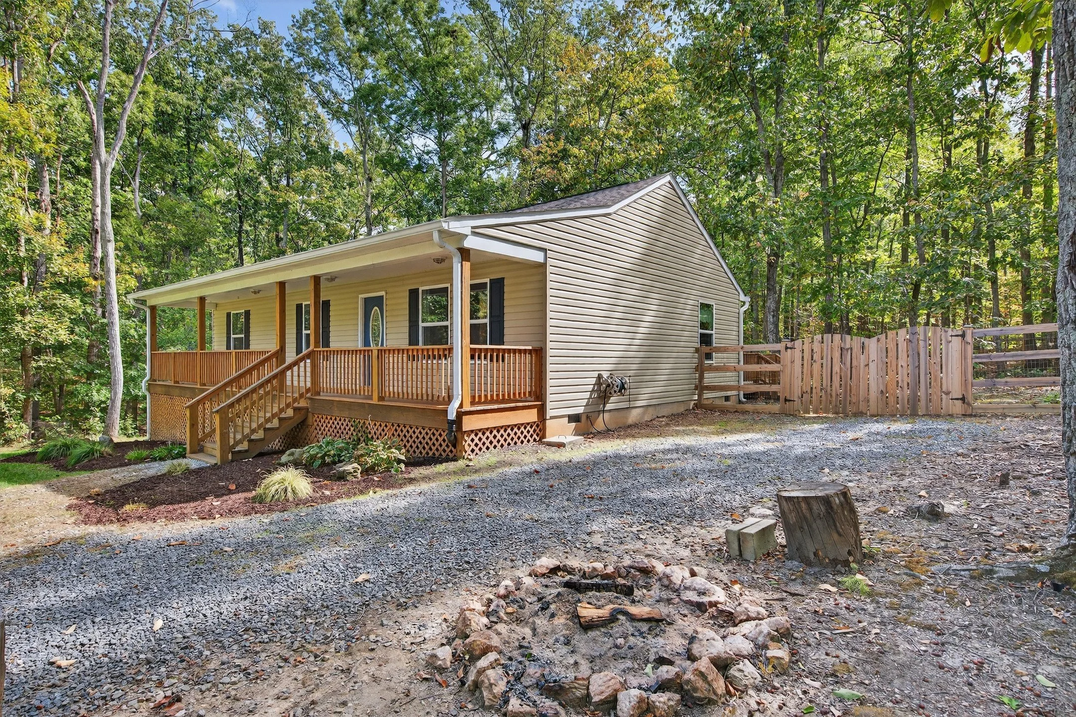 For Tuesday’s second shoot, it was a pleasure working with Ashley Cameron and Morgan Hollins with Lake Anna Island Realty again on a neighboring home in Pine Harbour.
This water-access property features an open floor plan with 3 bedrooms, 2 b