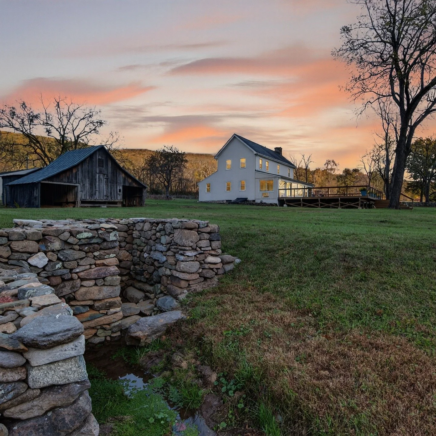 Just a little sneak peek from yesterday&rsquo;s shoot at this stunning 117-acre farm in Huntly, VA, captured for Shay Linares with Corcoran McEnearney. ✨

Originally built in 1720 and thoughtfully renovated with modern comforts, this one-of-a-kind pr