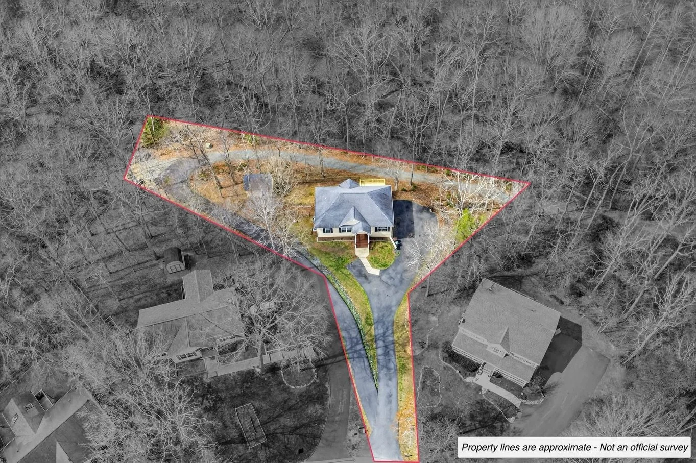 Captured this charming 4-bedroom, 3-bath home in Palmyra, Virginia near Lake Monticello yesterday for Ashley Cameron, Lake Anna Island Realty. Be sure to follow her page for more details and upcoming listings!l  @ashleyatlakeanna 

#realestatephotogr