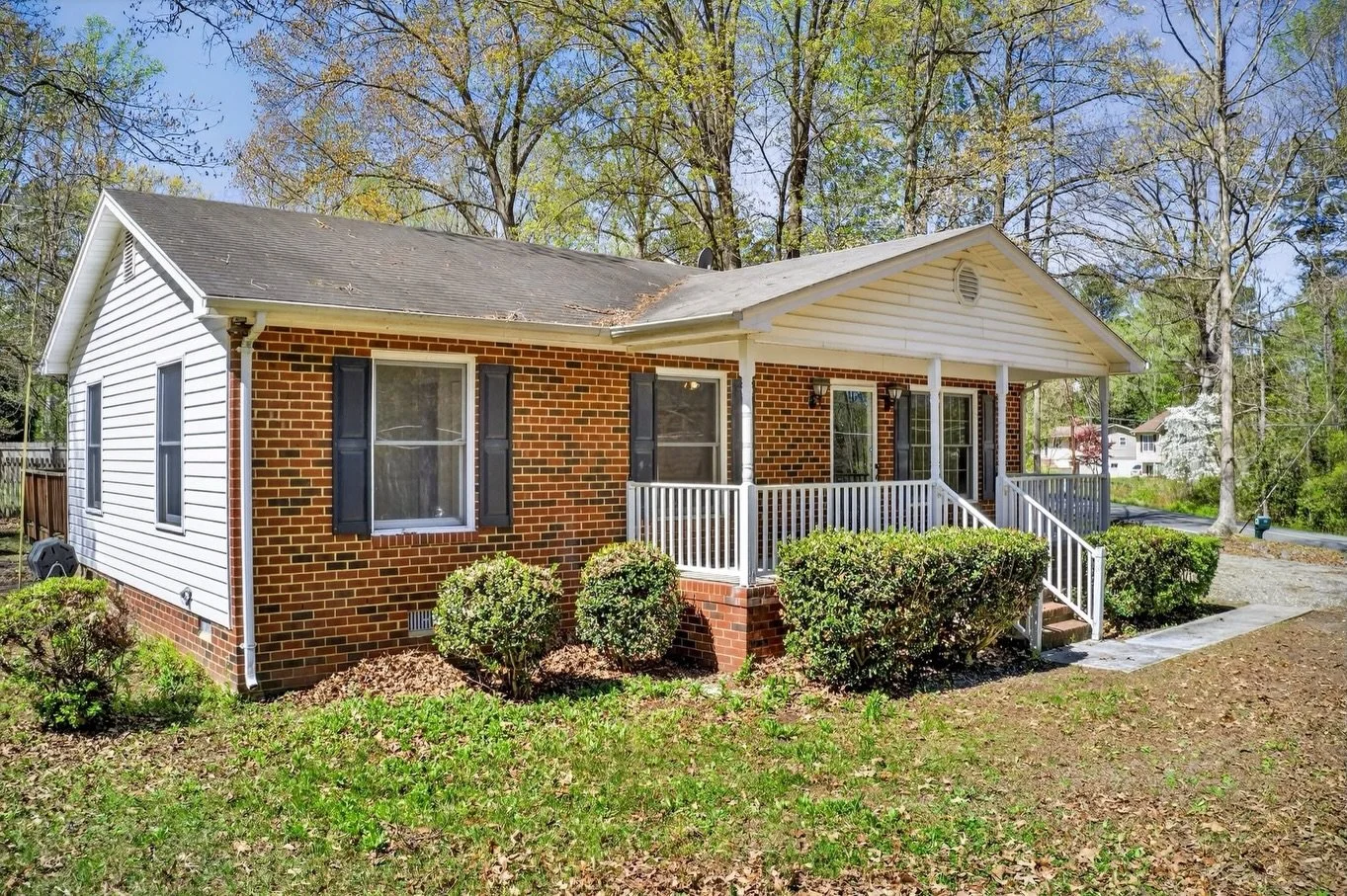 Captured another stunning listing today for @realestatewithstacie of Chandler &amp; Co. Properties with Lake Anna Island Realty in Lake Caroline, and this community truly delivers.

The amenities here are on another level, featuring multiple tot lots