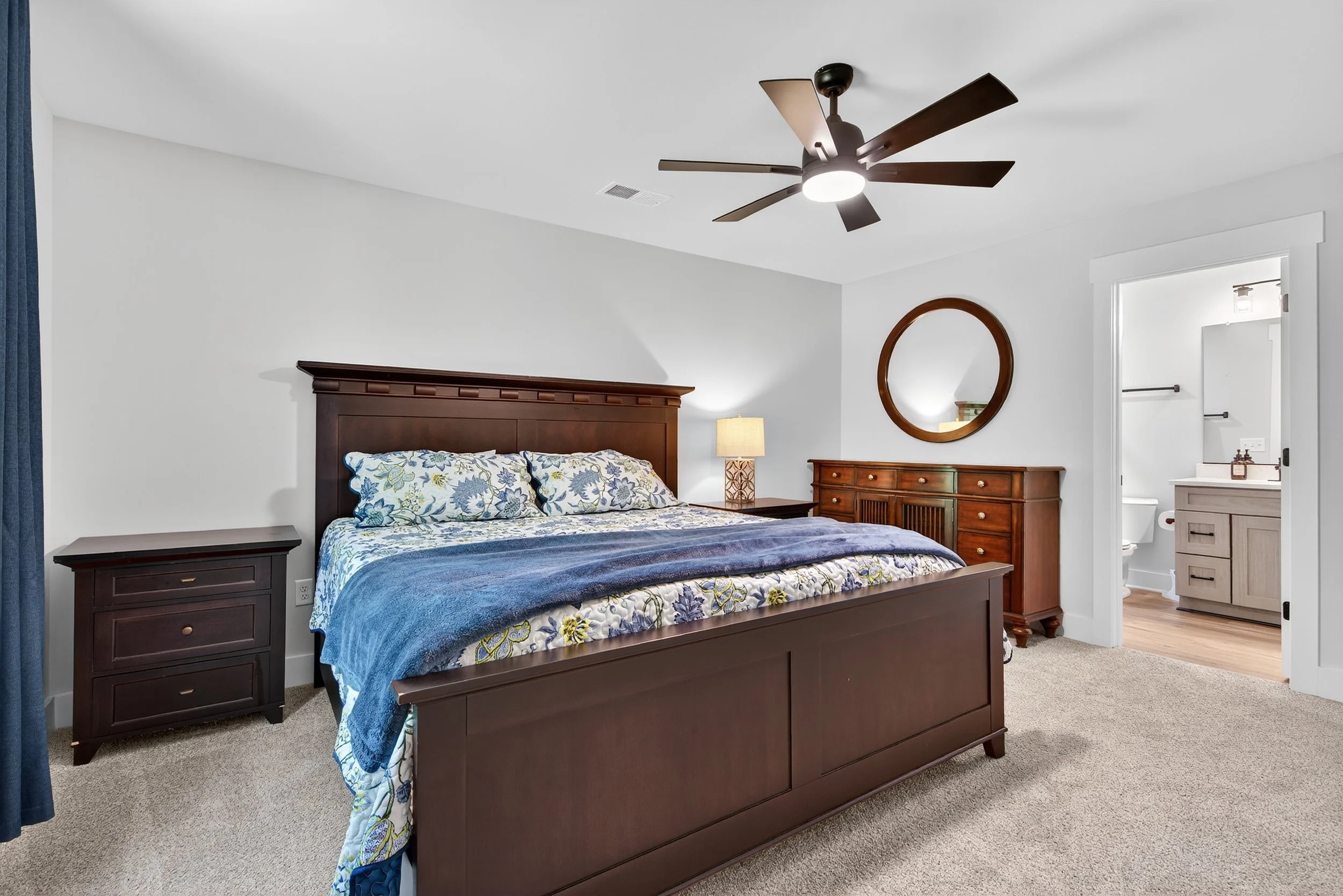 091-Upstairs Bedroom 2.jpg