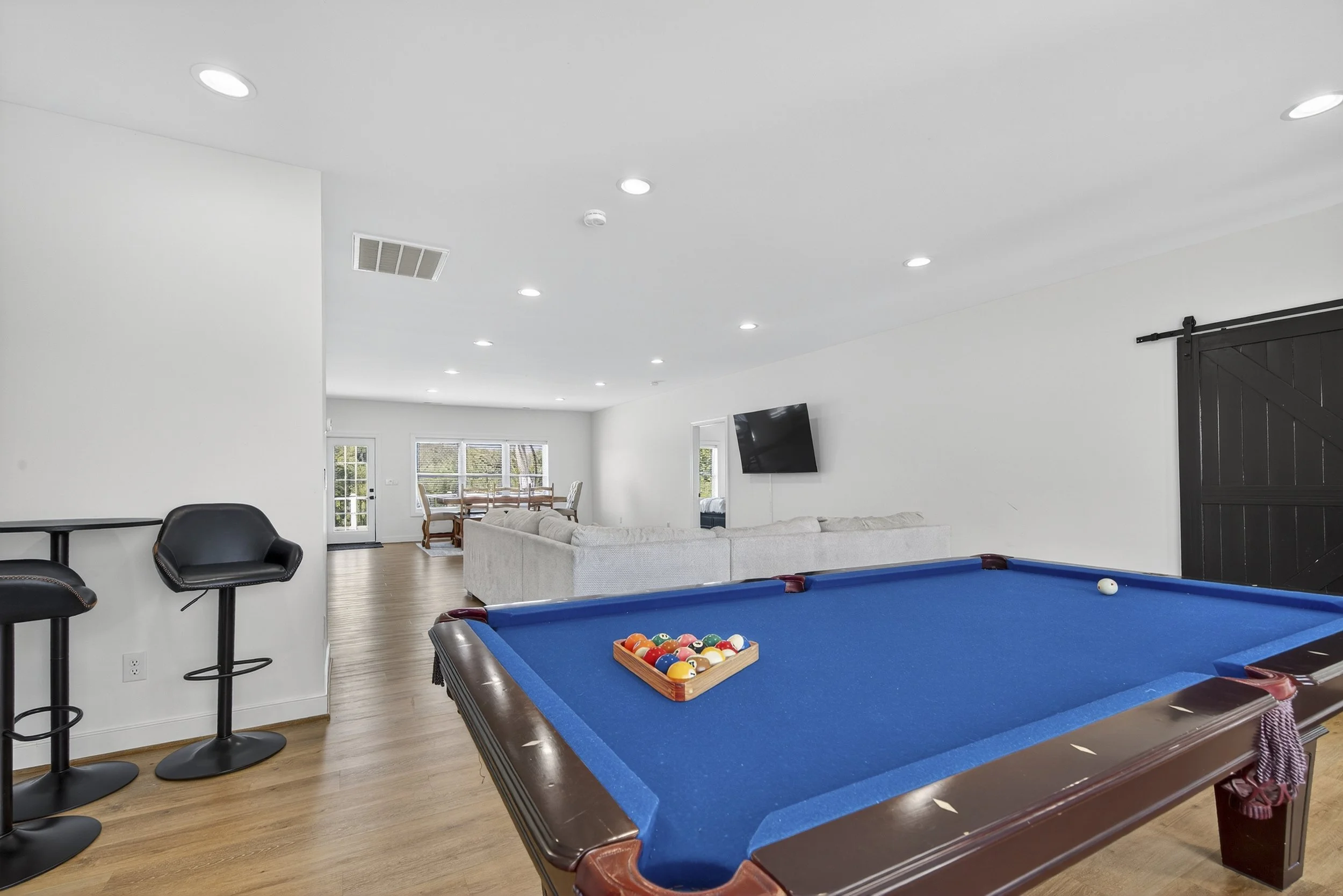 046-Living Room.jpg