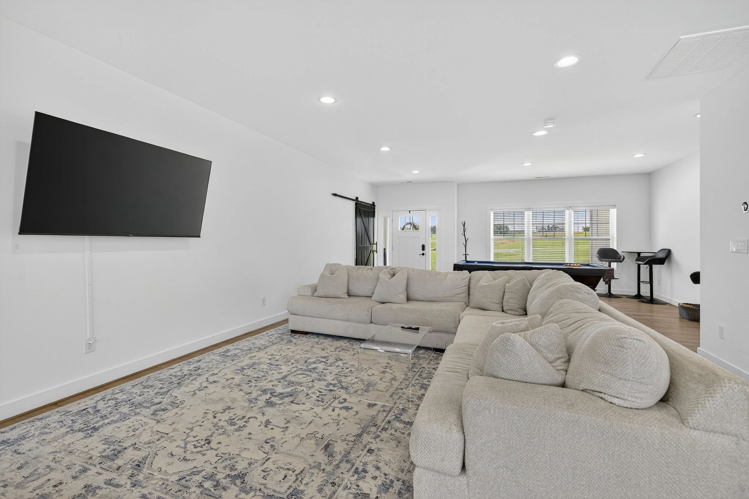 064-Living Room.jpg