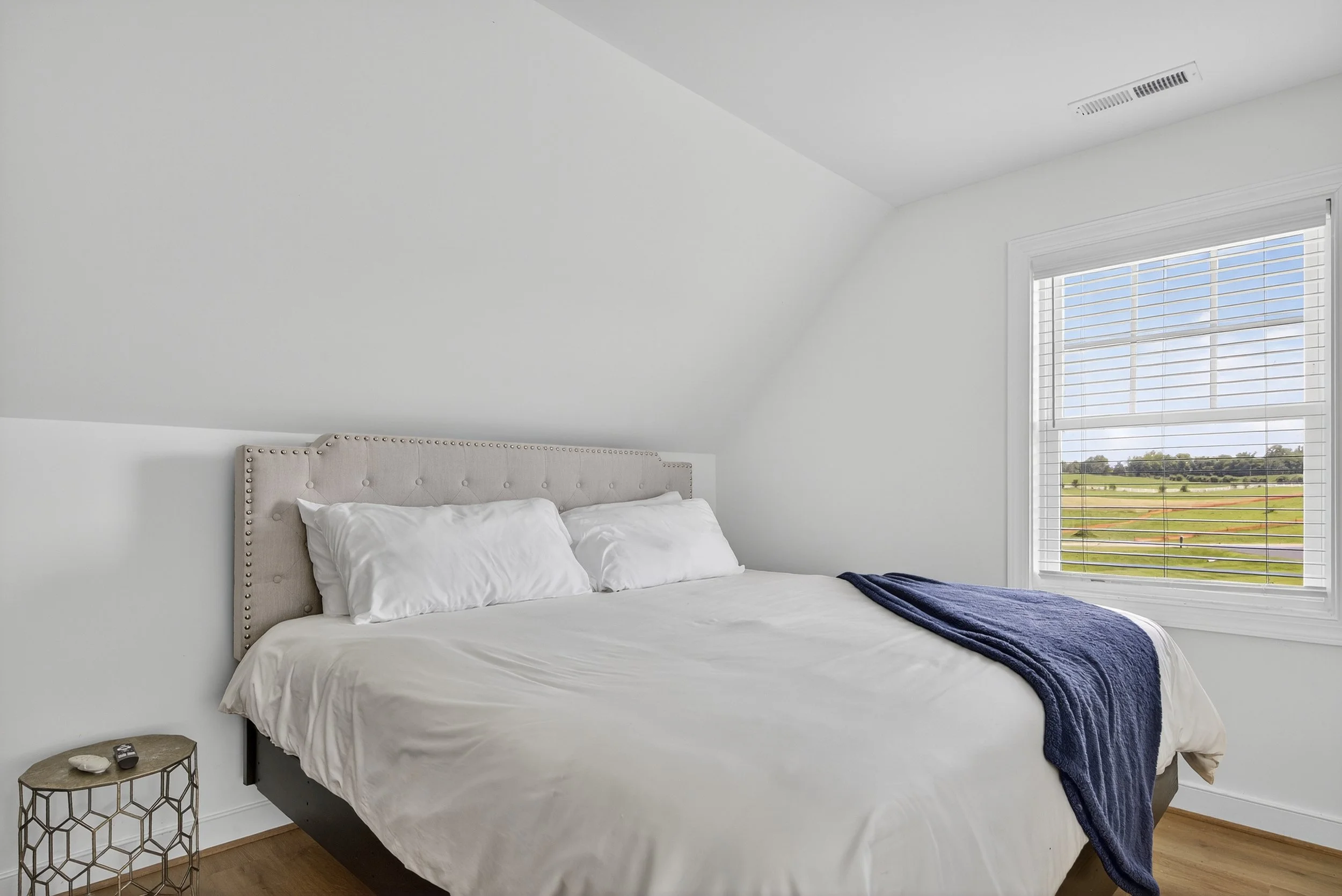 101-Upstairs Bedroom.jpg