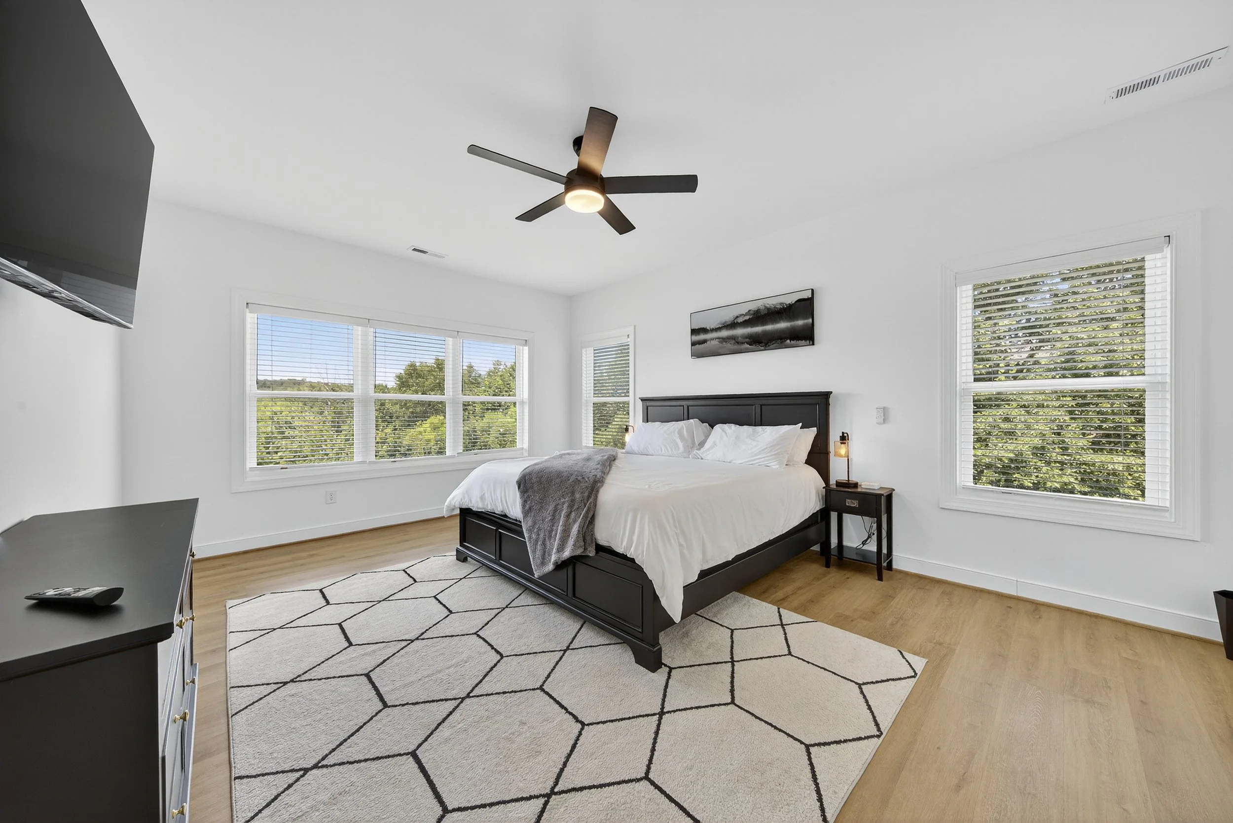 076-Primary Bedroom.jpg