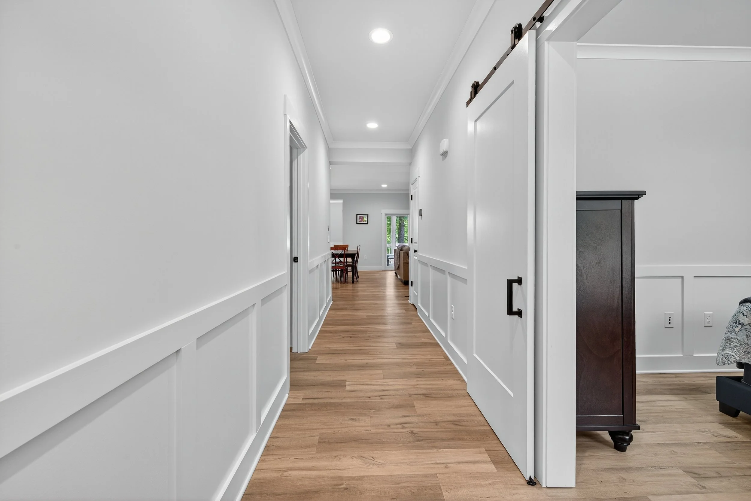 023-Hallway.jpg