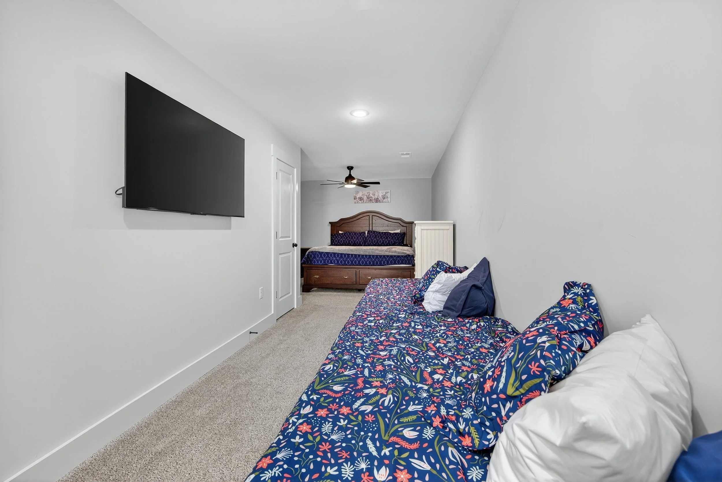 087-Upstars Bedroom 1.jpg