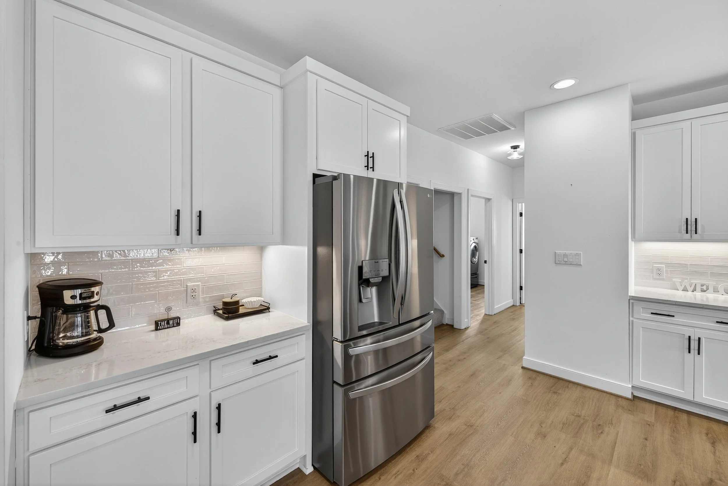 049-Kitchen.jpg