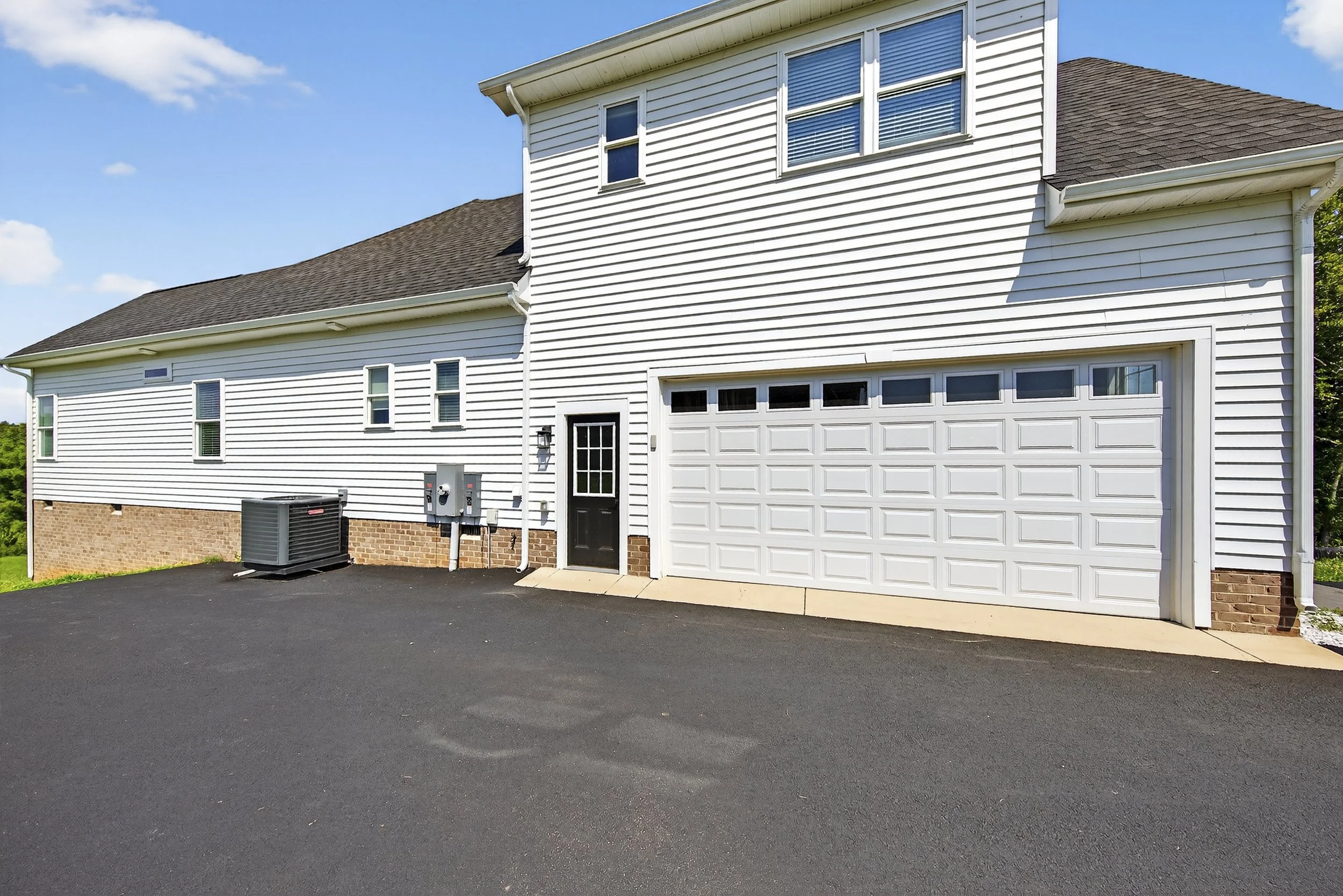 044-Garage.jpg