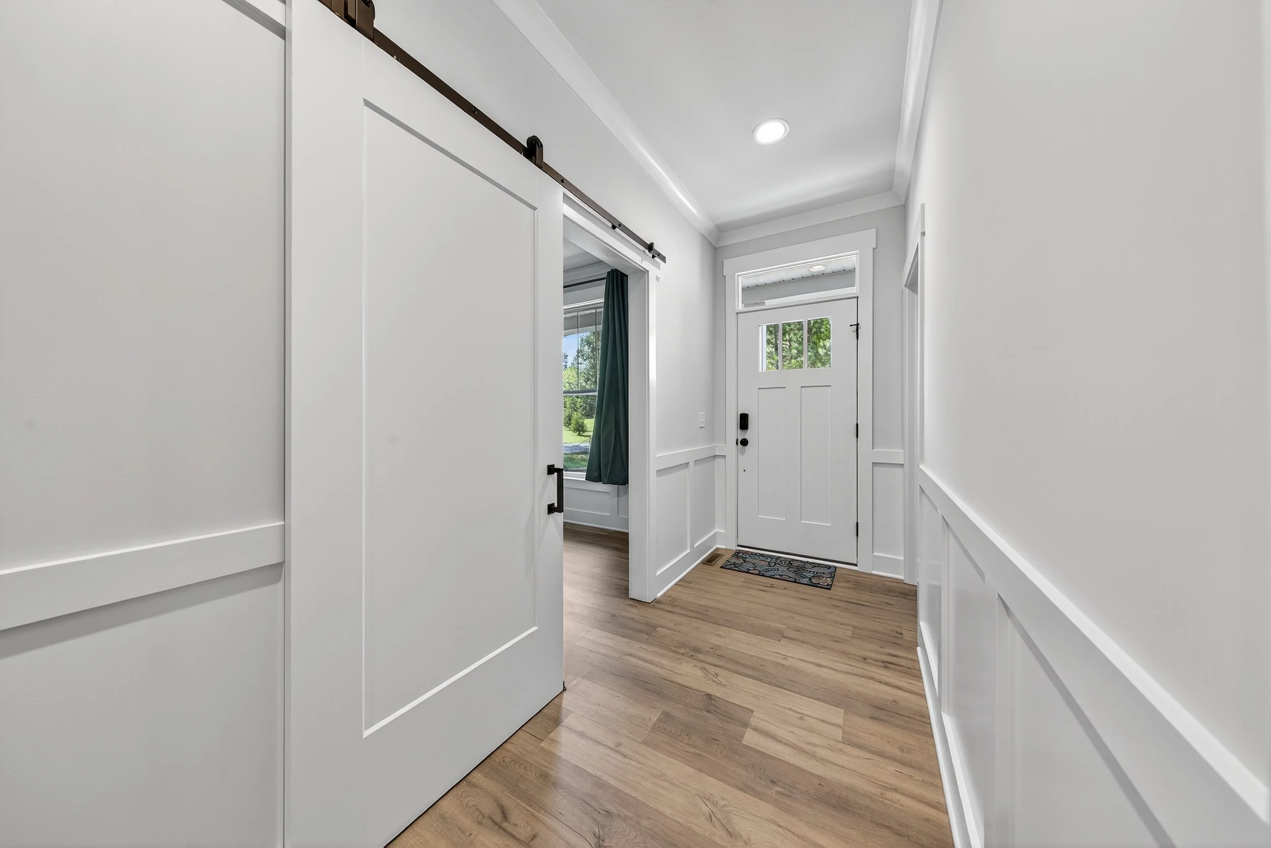 022-Hallway.jpg