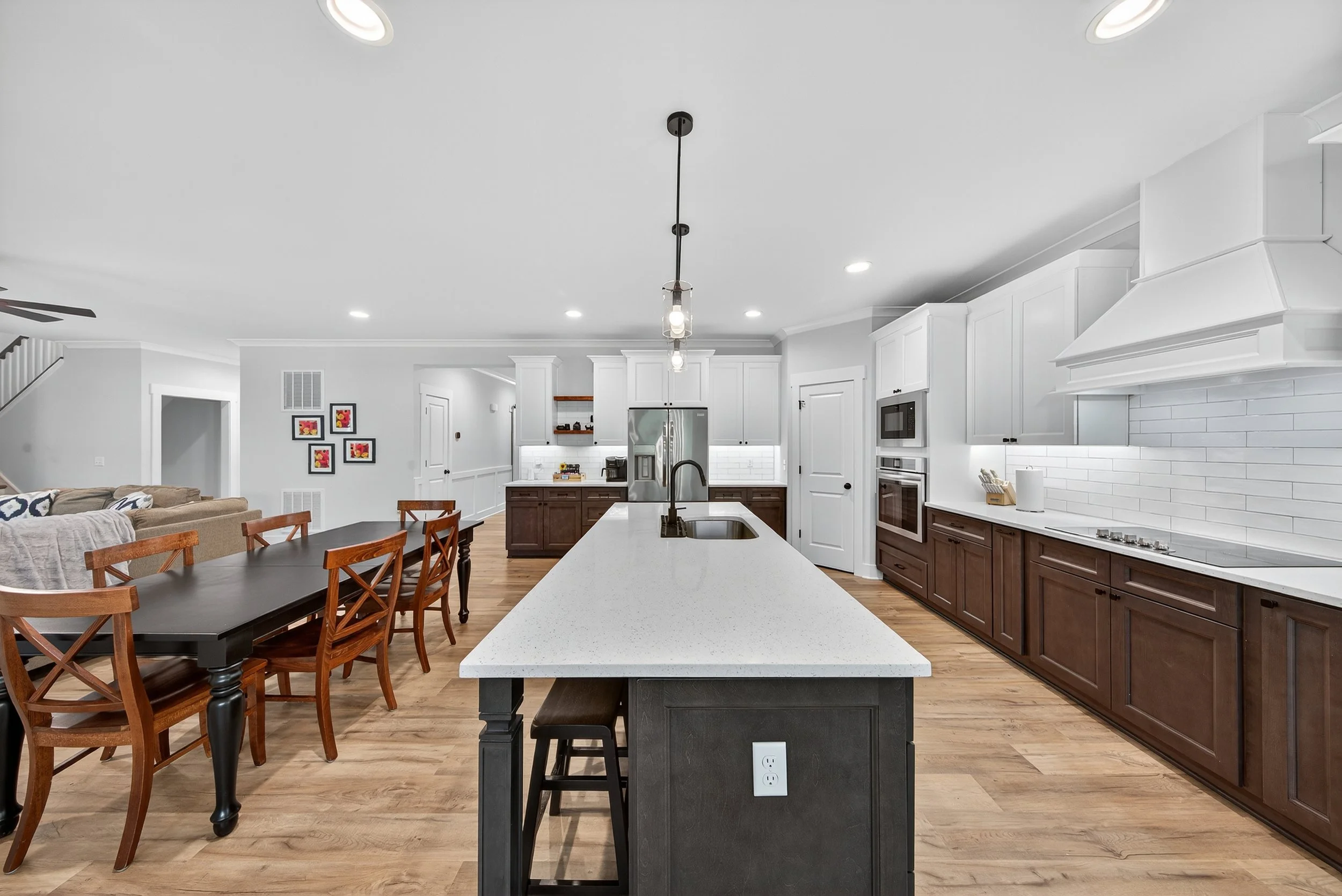 049-Kitchen.jpg