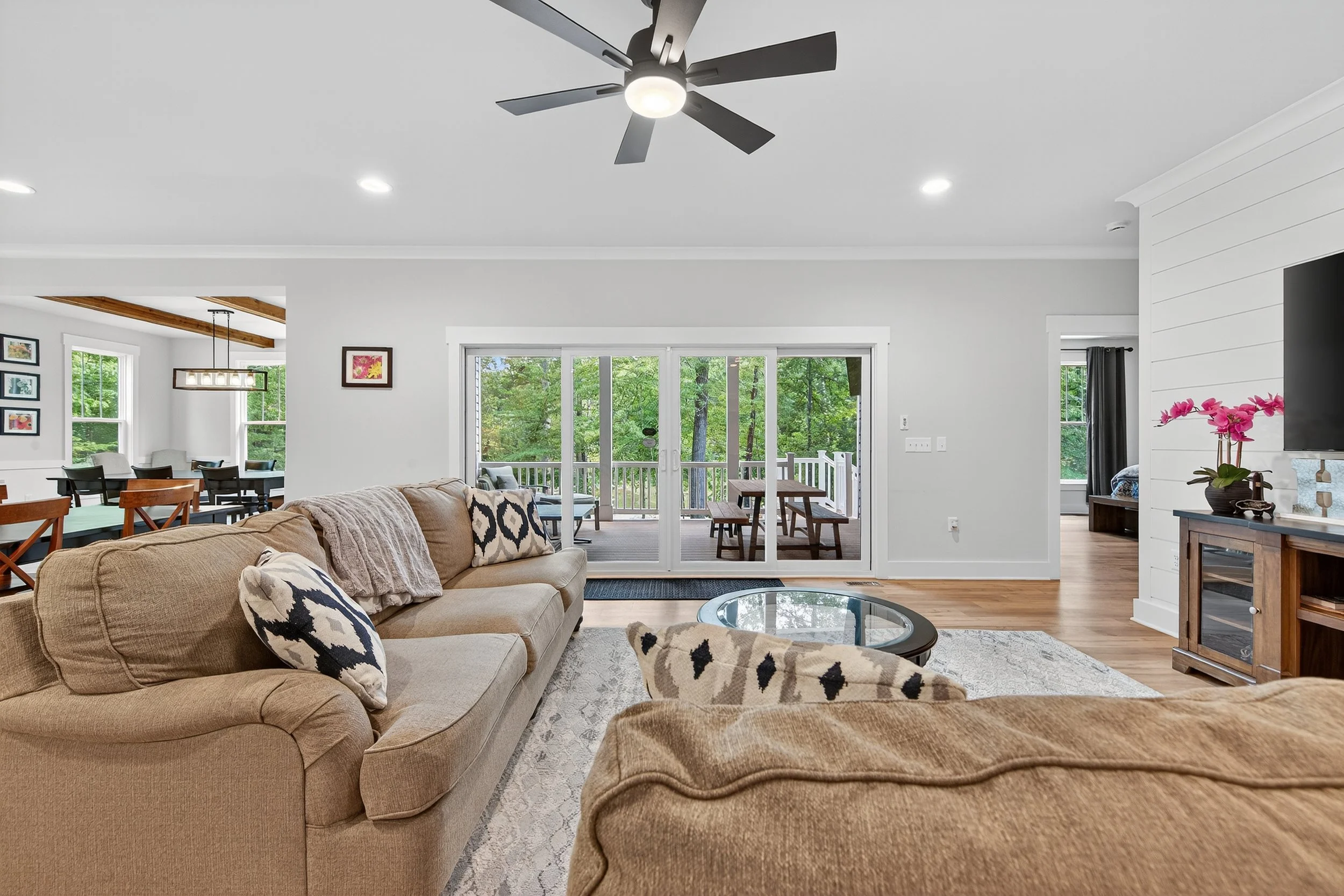 060-Living Room.jpg