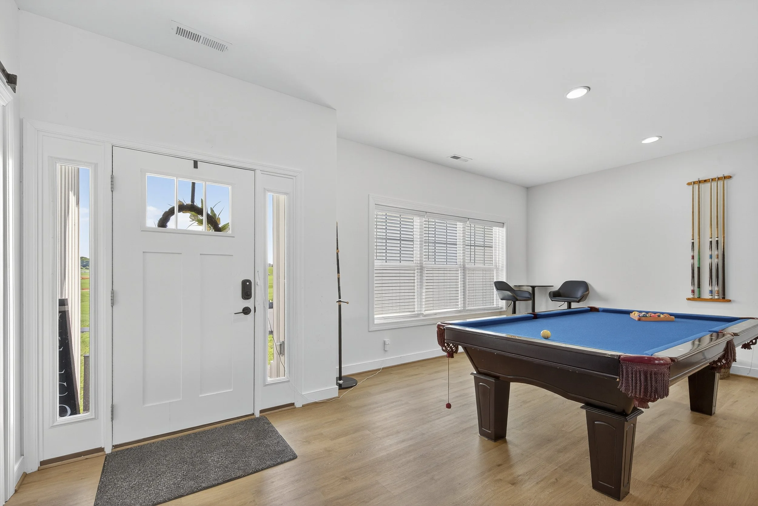 045-Living Room.jpg