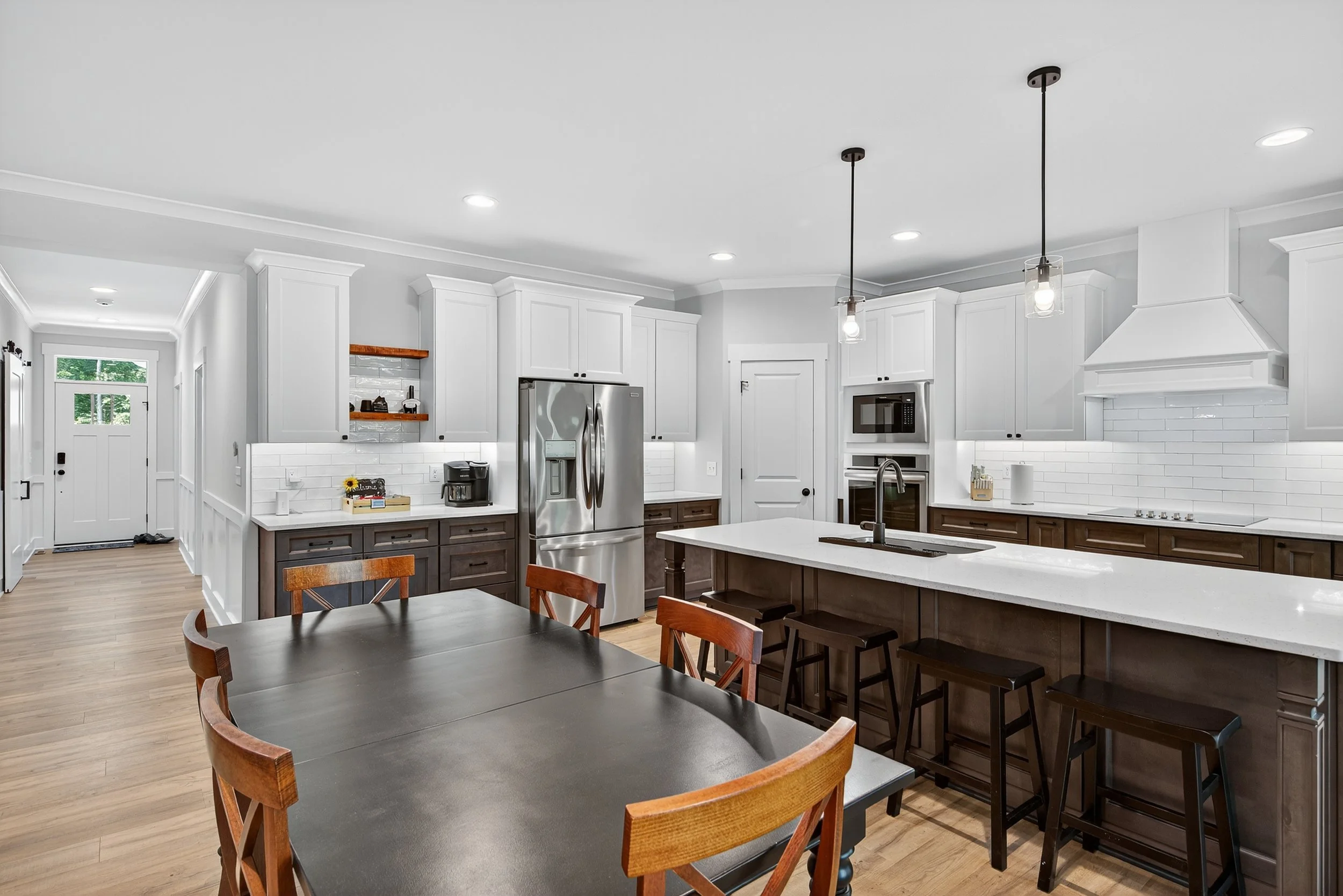 047-Kitchen Dining Area.jpg