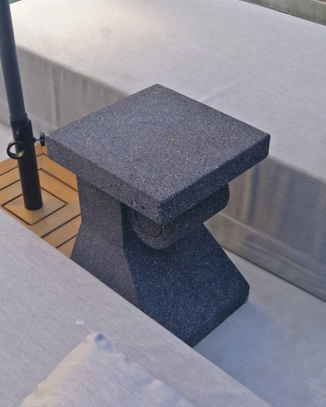 "PALENQUE" side table. 
Available in different materials. 

#interiordesign #cantera #latheturning #dise&ntilde;odeinteriores
#furniture #design #architecture #decor #materials #art #pool #tulum