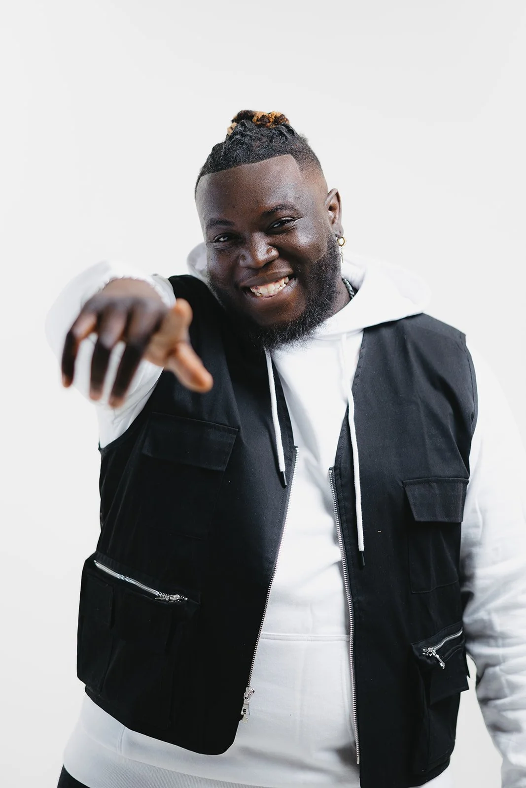 Roosevelt Stewart is an anointed singer whose humility offstage is as powerful as the oil he carries onstage. His worship leads people into a place where Jesus feels close, present, and undeniable.
