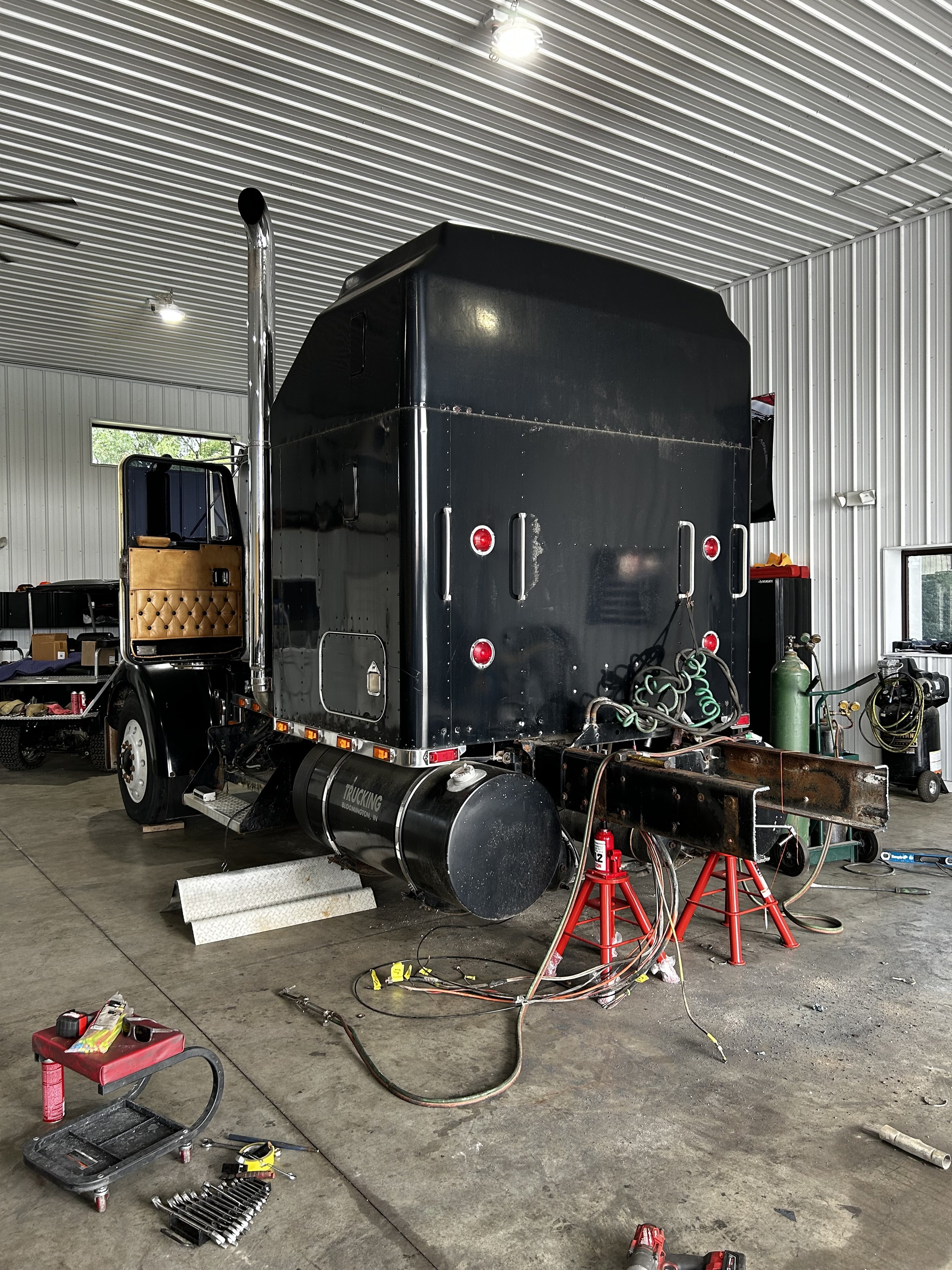 Oranssi project: studio shed