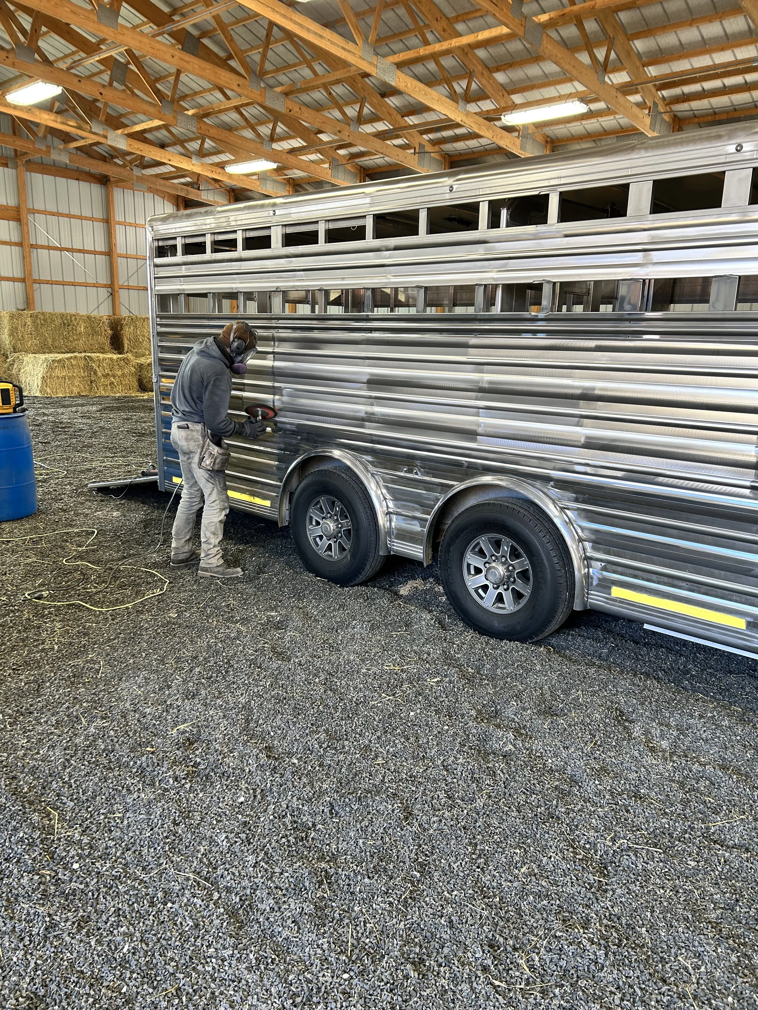 Oranssi carpenter using bench saw