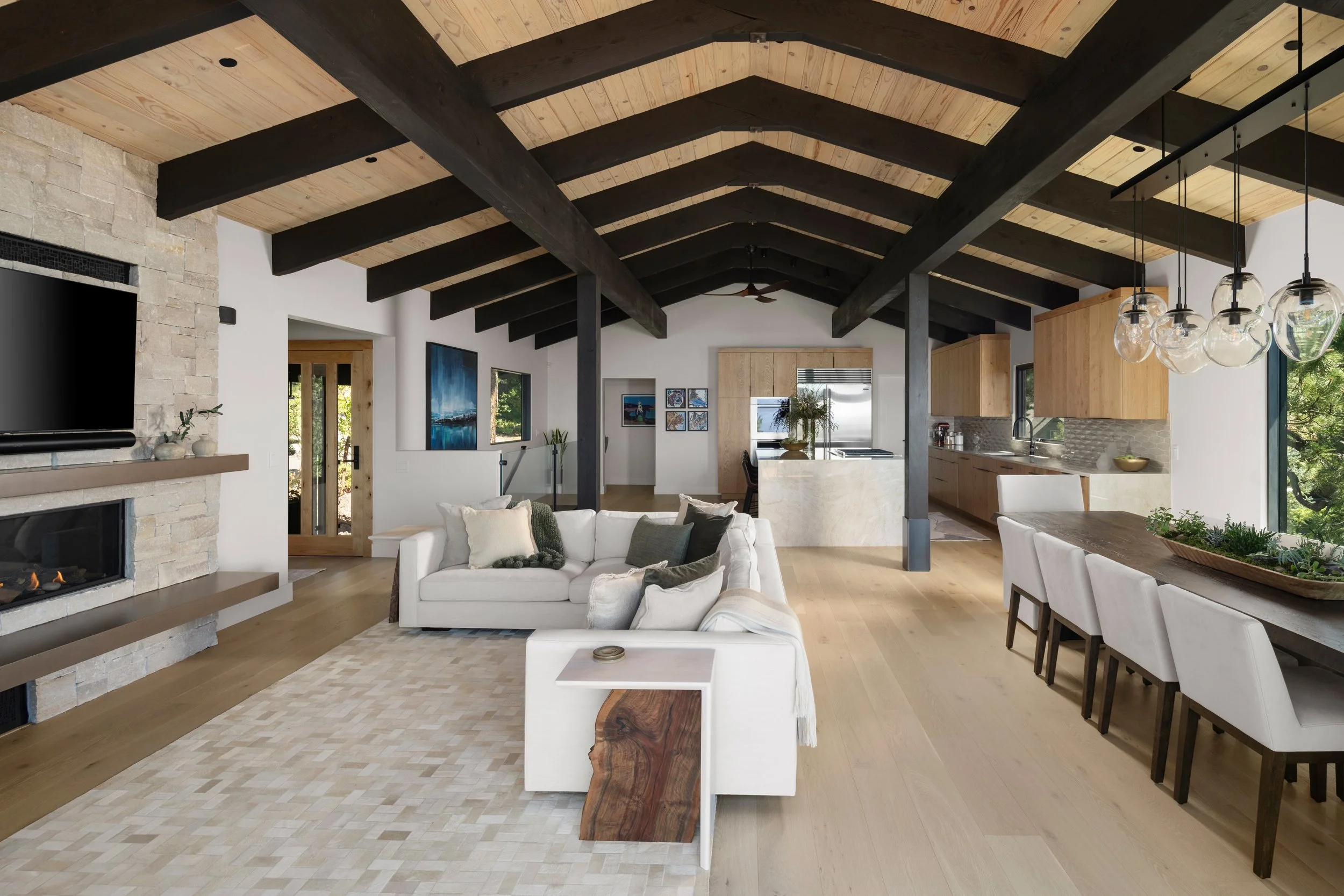 13-DSC9592 (Compare) (1).jpg