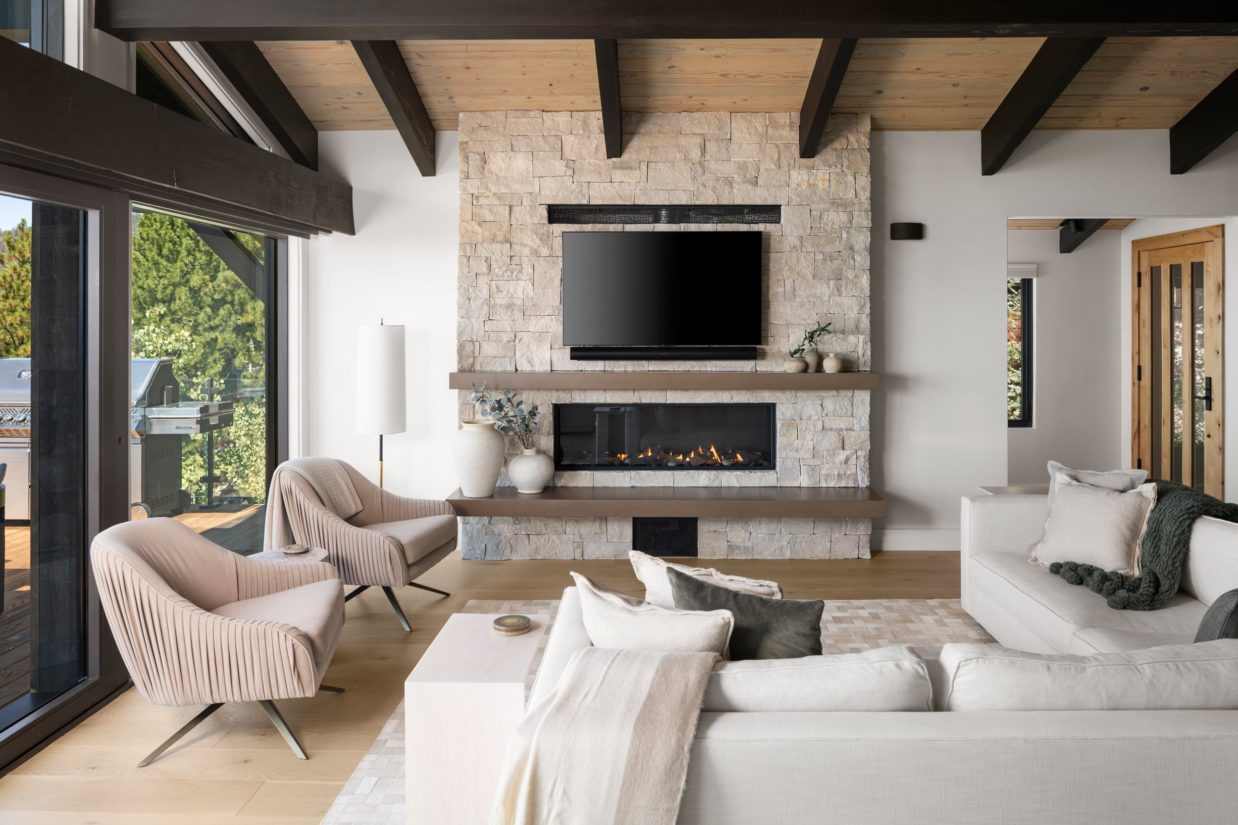 09-DSC9567 Fireplace (Compare) (1).jpg