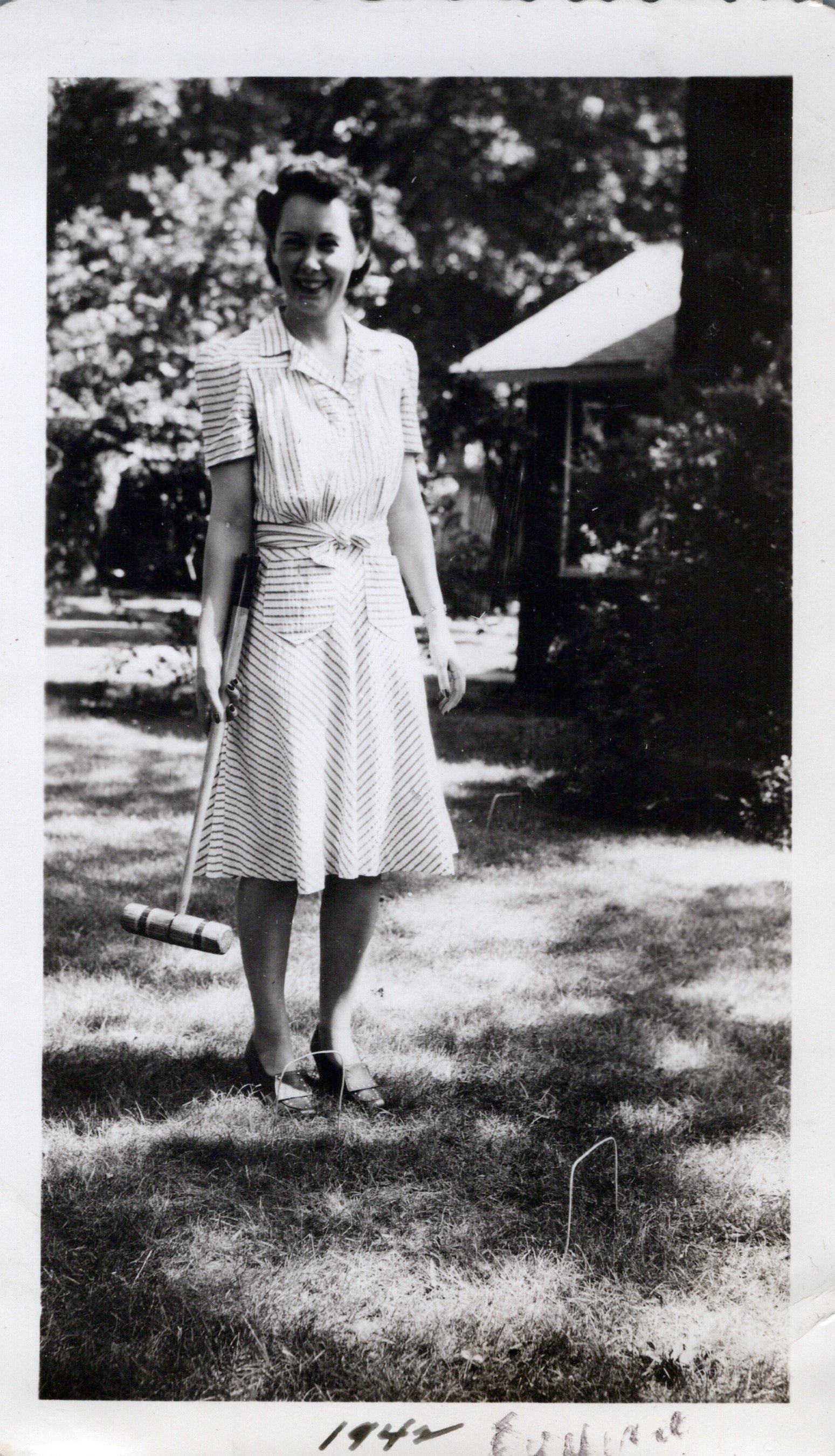 A photo of Eunice taken in 1942 that was found with a letter from Otto.
