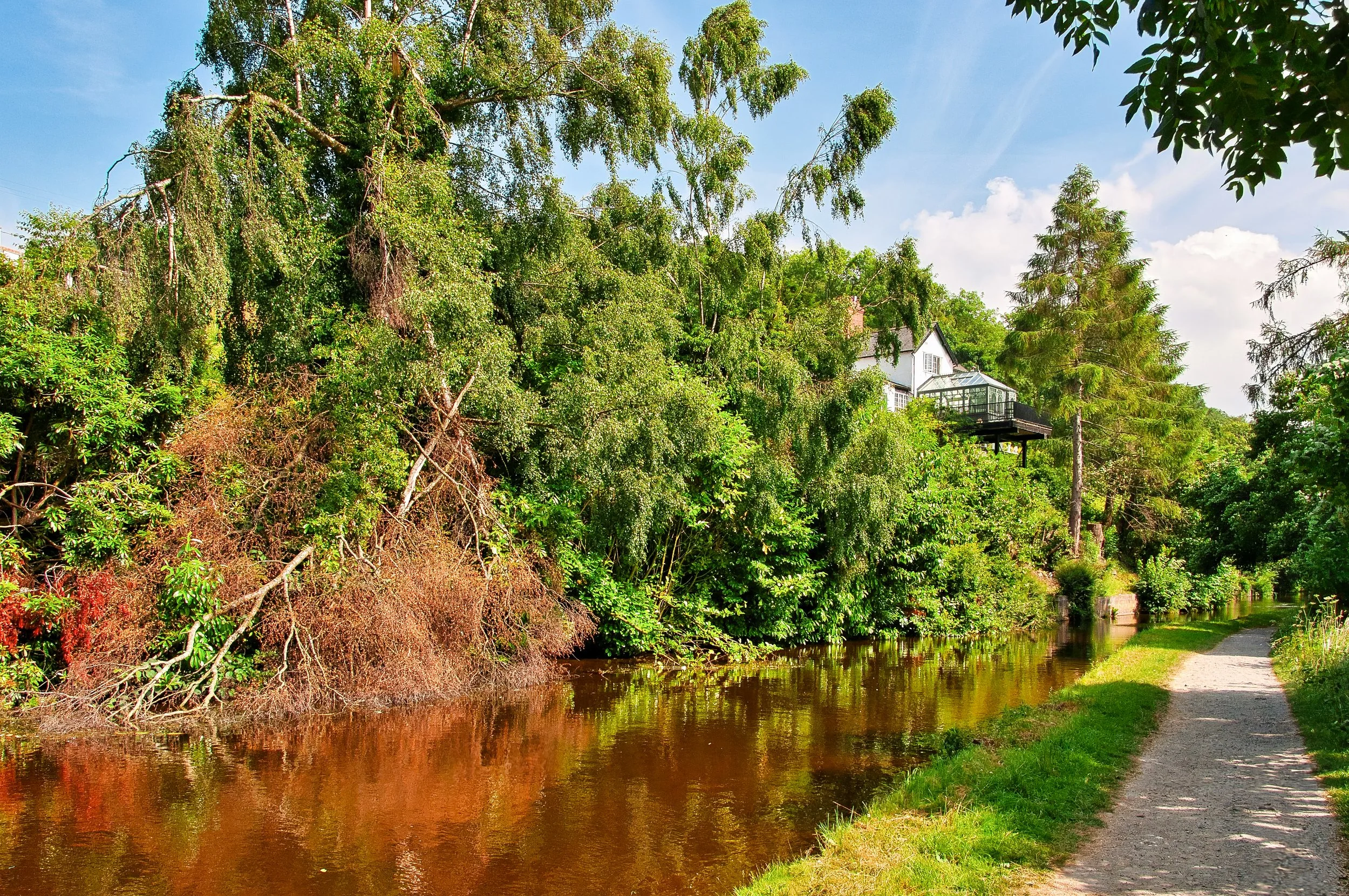 12 NW. Llangollen Canal. Beautiful walk on a sunny warm day.