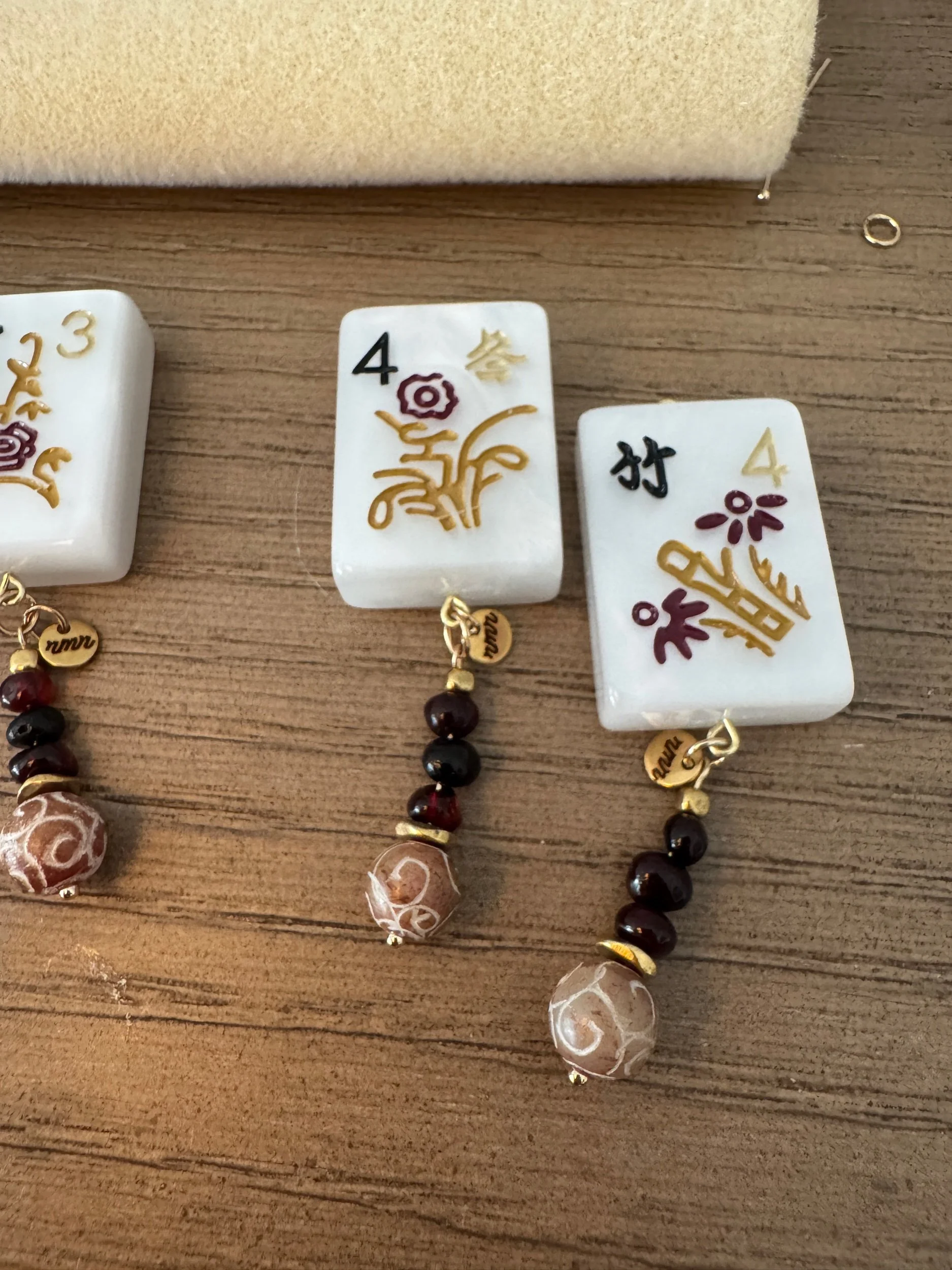 FLOWER Pearl + Gold Mahjong Keychains