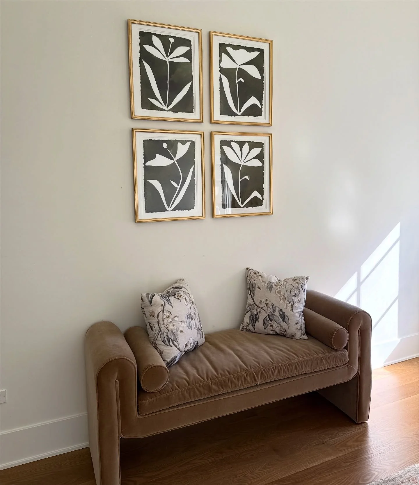 A beautiful bedroom vignette with a custom artwork commission by @melinathompsonart