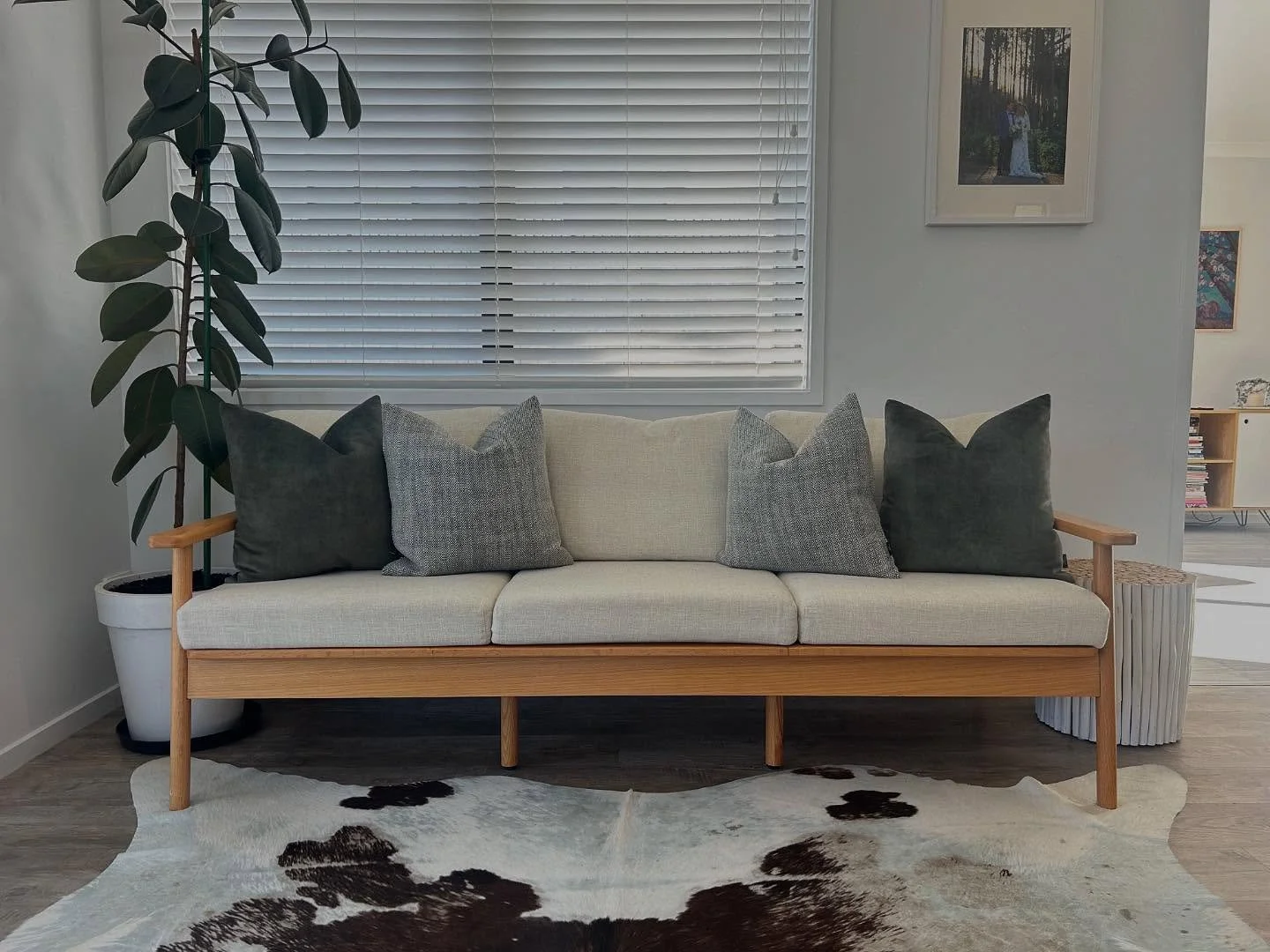 Do you love fabulous cushions?
We do fabulous cushions at Monarch studio!!
We can make custom cushions in whatever size or colour you like. We can do cushions with trims, flanges or piping or bold colors or wild patterns or earthy tones! We can also