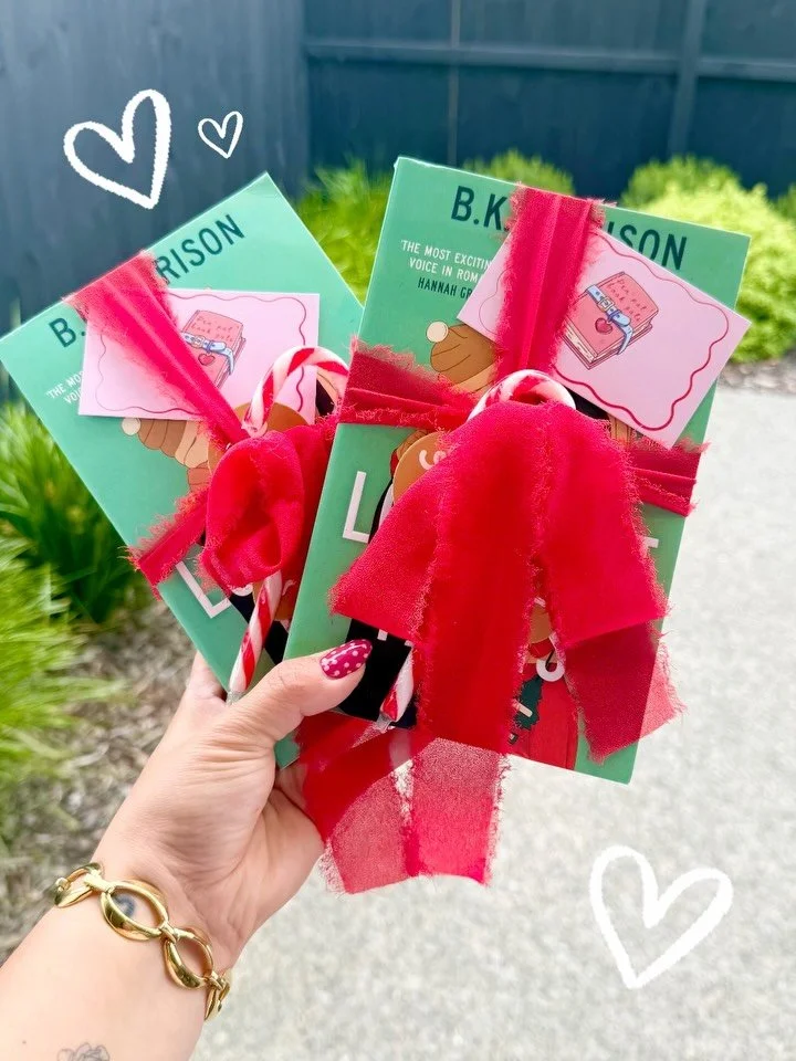 🧚&zwj;♀️ Last weekend, we took a page from @bookfairiesworldwide and hid two copies of Lovelight Farms in Christchurch CBD (with some scavenger clues along the way!) 🕵🏻&zwj;♀️🔎 We had an absolute blast doing this and if it was able to bring some 