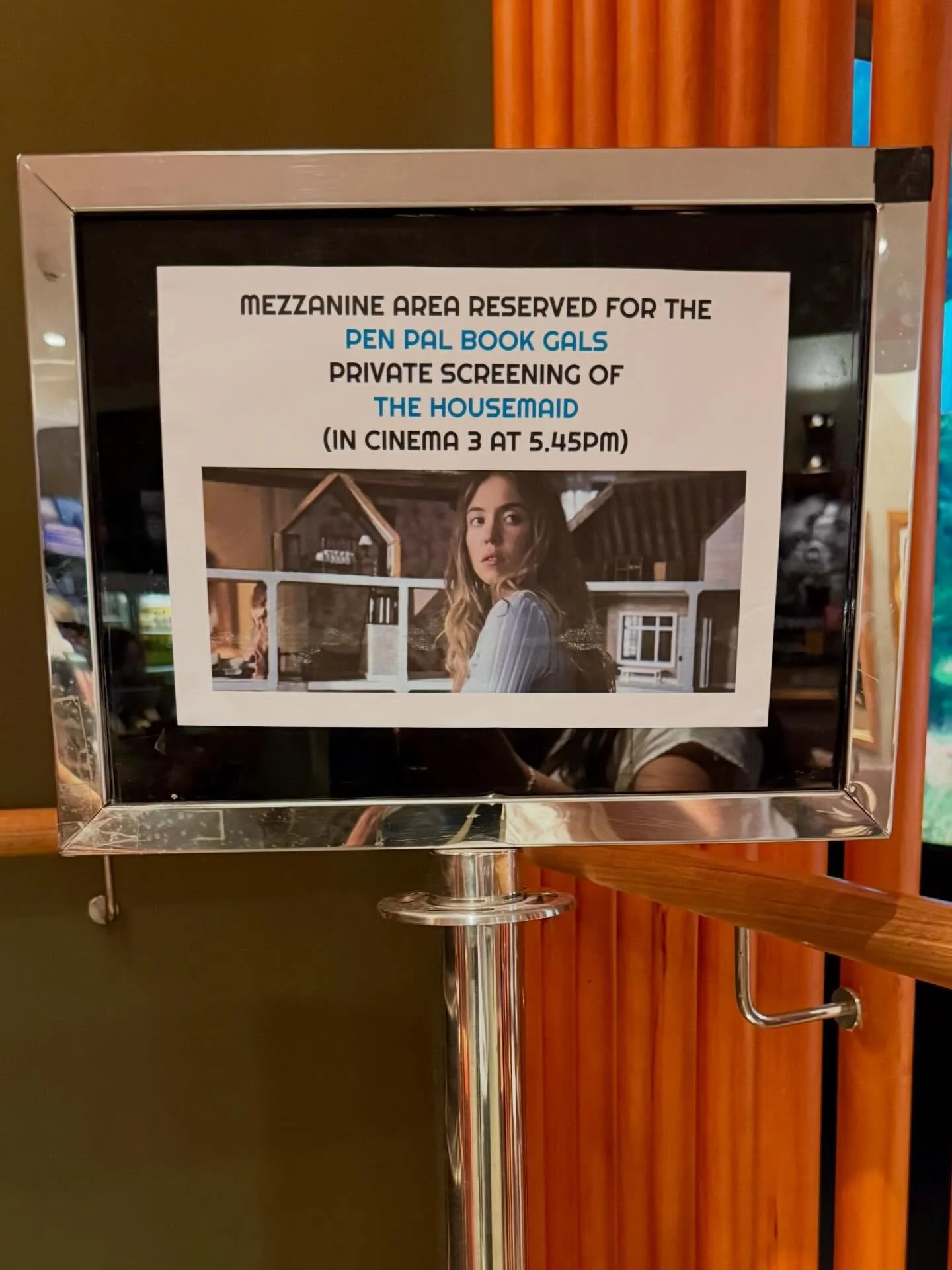 Last week, we had a fun night at the cinemas with a beautiful bunch of gals watching The Housemaid! 🍿🎥My fave part was the squirms from all the gals over THAT scene! (🦷🔧) 😩 glad we were all in the same boat! 
A huge thanks to @lighthousecnma for