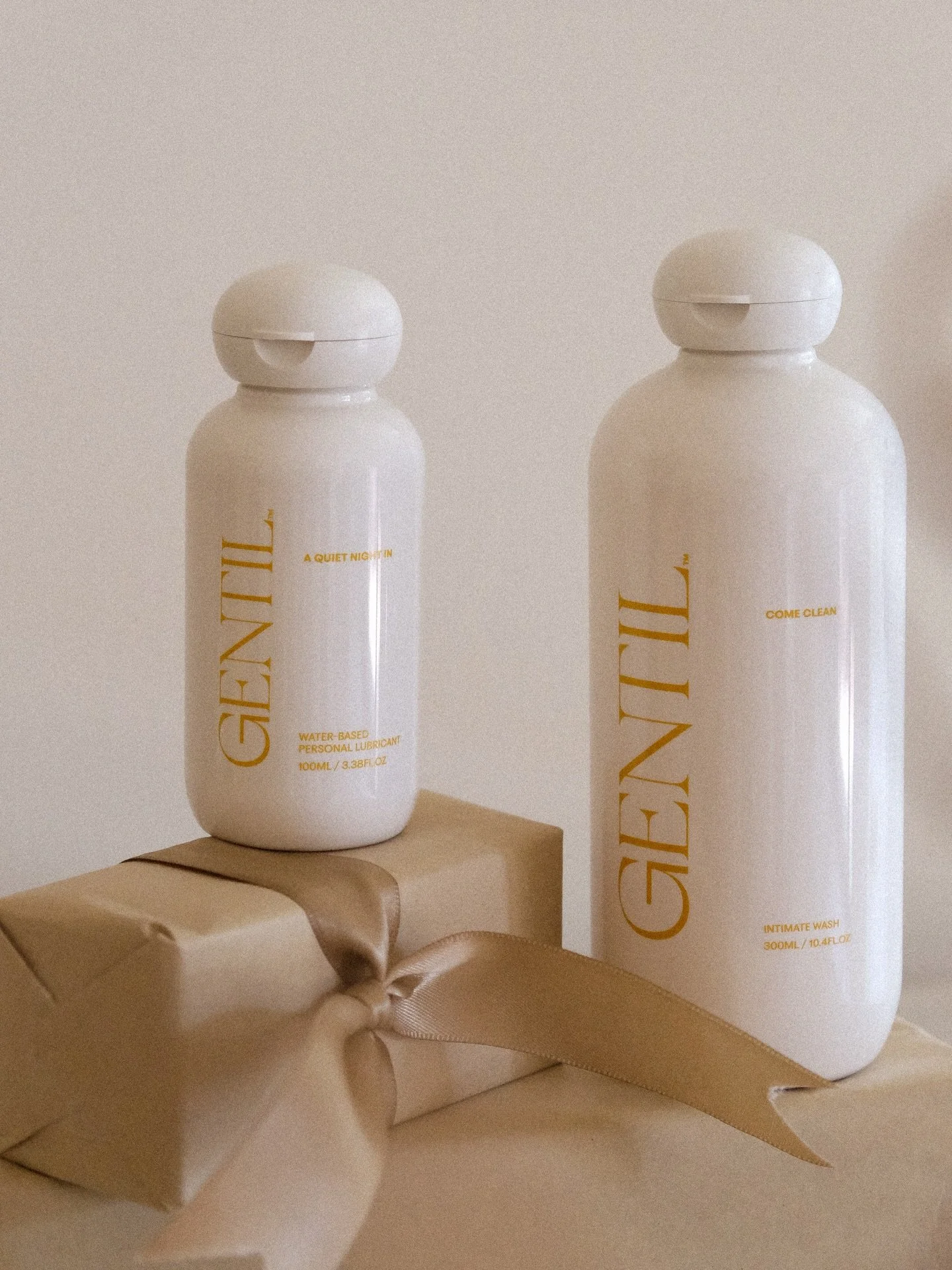 The pH Perfect Skin Duo pairs our Come Clean Wash with A Quiet Night In lubricant to make a luxurious combination designed to nourish, protect, and harmonise delicate skin.

Perfectly curated for someone you love (or yourself), it&rsquo;s a gift that