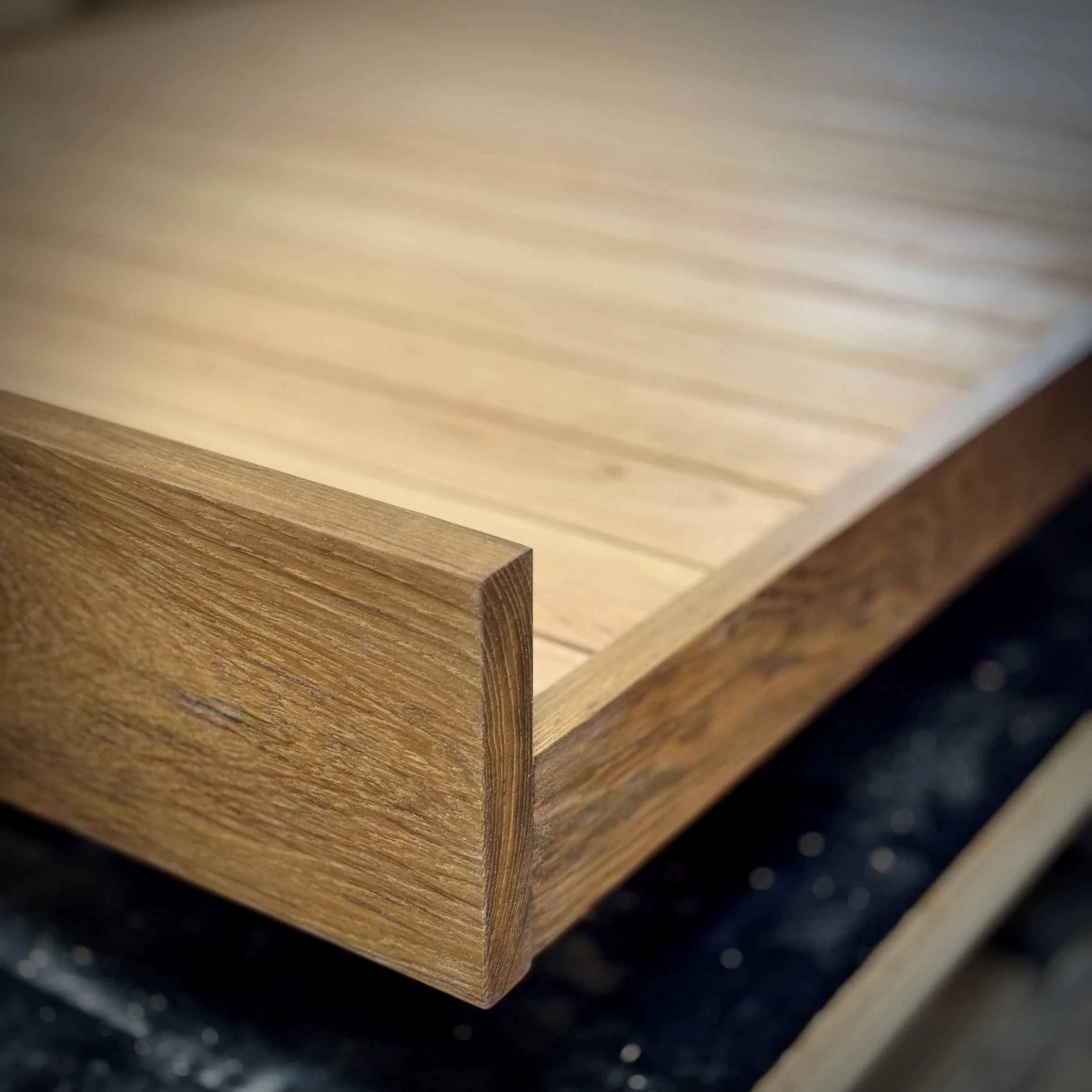 Hanna daybed in teak with cherry slats