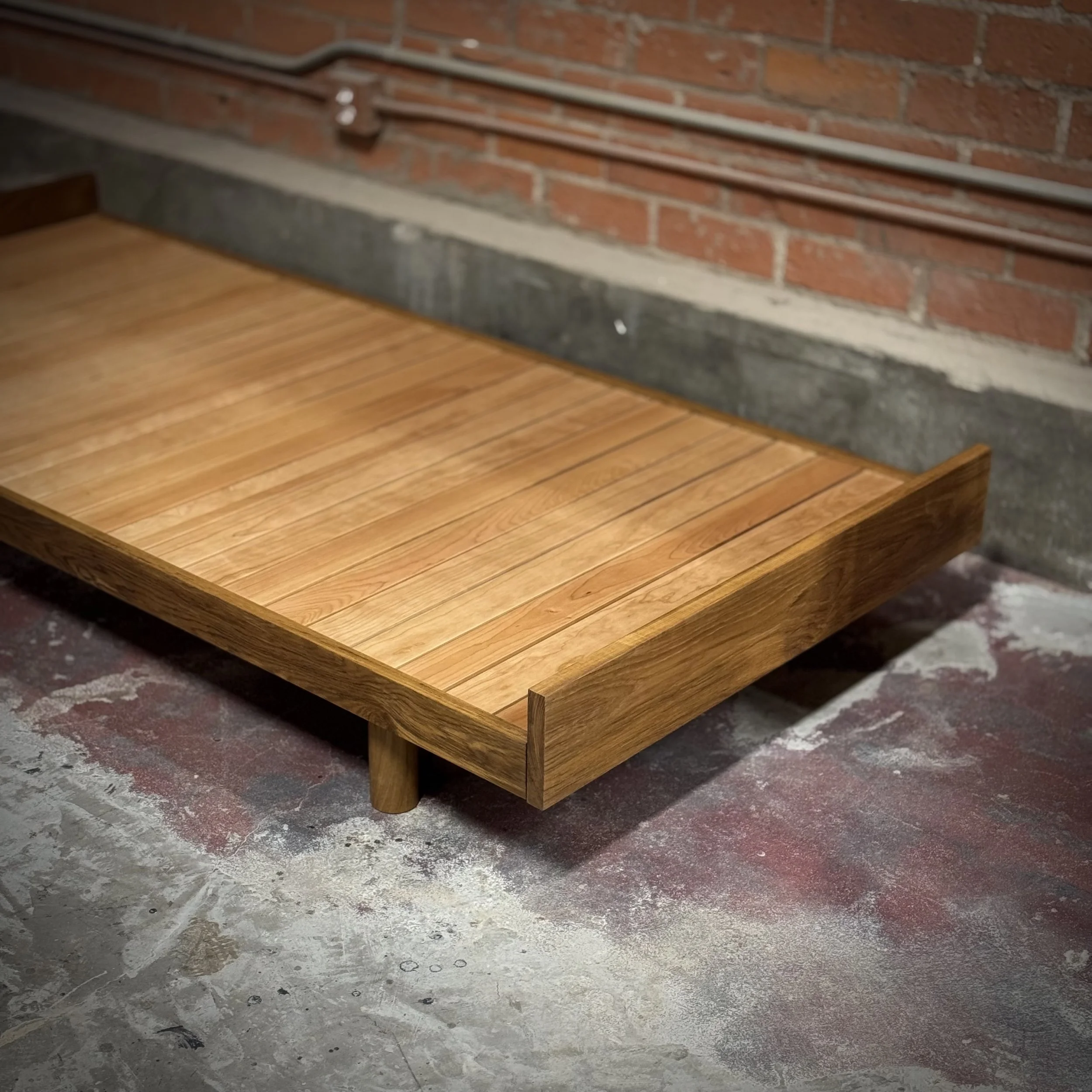 Hanna daybed in teak with cherry slats