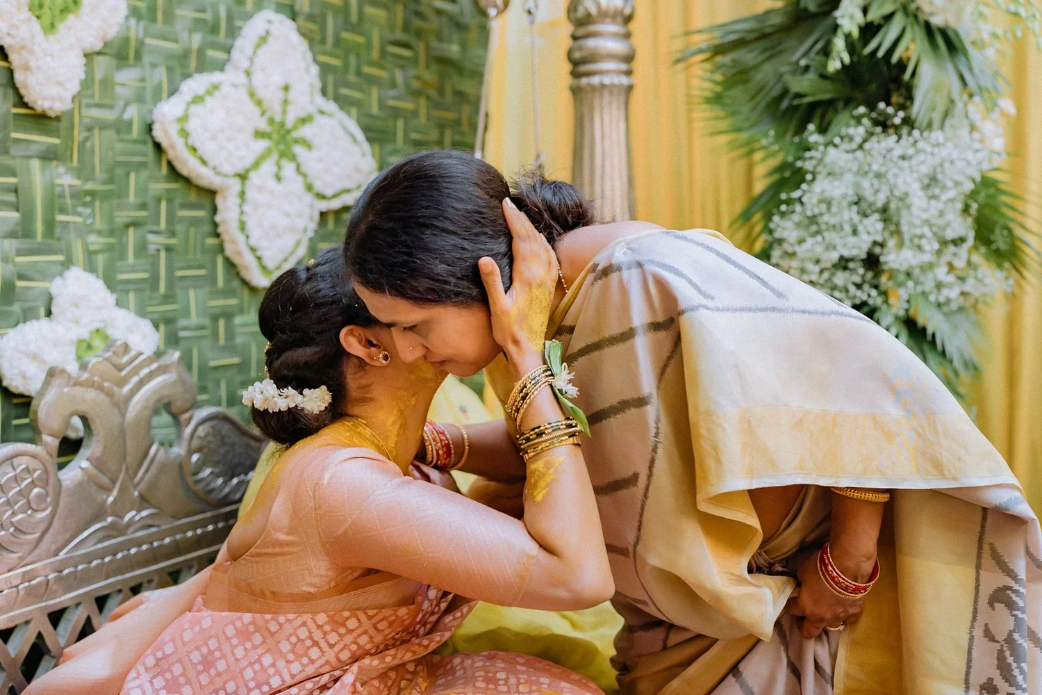 Emotional embrace between Shrishti and her mother at the haldi
