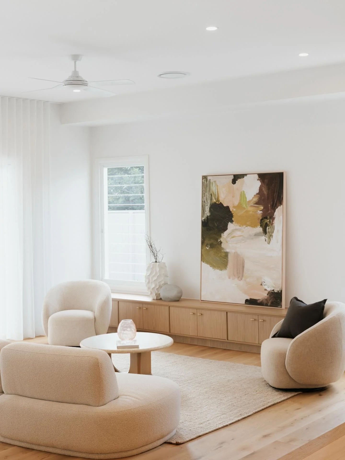Tuesday Mood. ☁️
 
Styled by Tailored.
 
#Tailored  #BrisbaneRealEstate #PropertyStylingBrisbane #SpringSellingSeason #HomeStagingBrisbane #BrisbaneInteriors #QLDProperty #TailoredInteriors