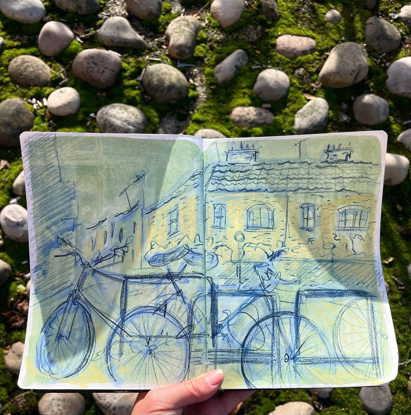 48/50 of the #3materialsdrawingchallenge 
Thank you to @naomitippingillustrator @charlotte.durance and @kathryn_boyt for hosting 🎨
I have two to go!! 

15 min sketch of bikes chained up in Putney. I did a background wash of a sage green and then the