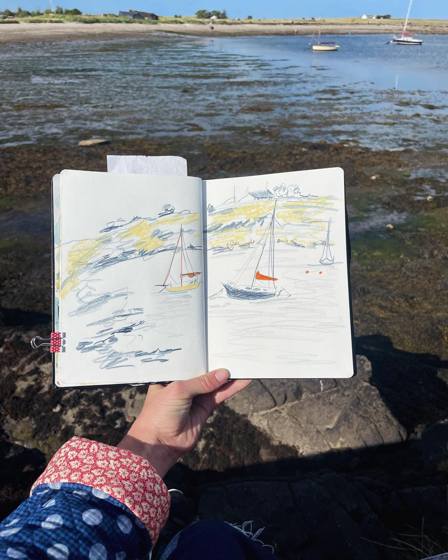 44/50 of the #3materialsdrawingchallenge 
Thank you to @naomitippingillustrator @kathryn_boyt and @charlotte.durance for hosting! 

Quick seaside sketch on Holy Island in Northumberland 🐚 My three materials are a polychromos indigo pencil, a pale ye