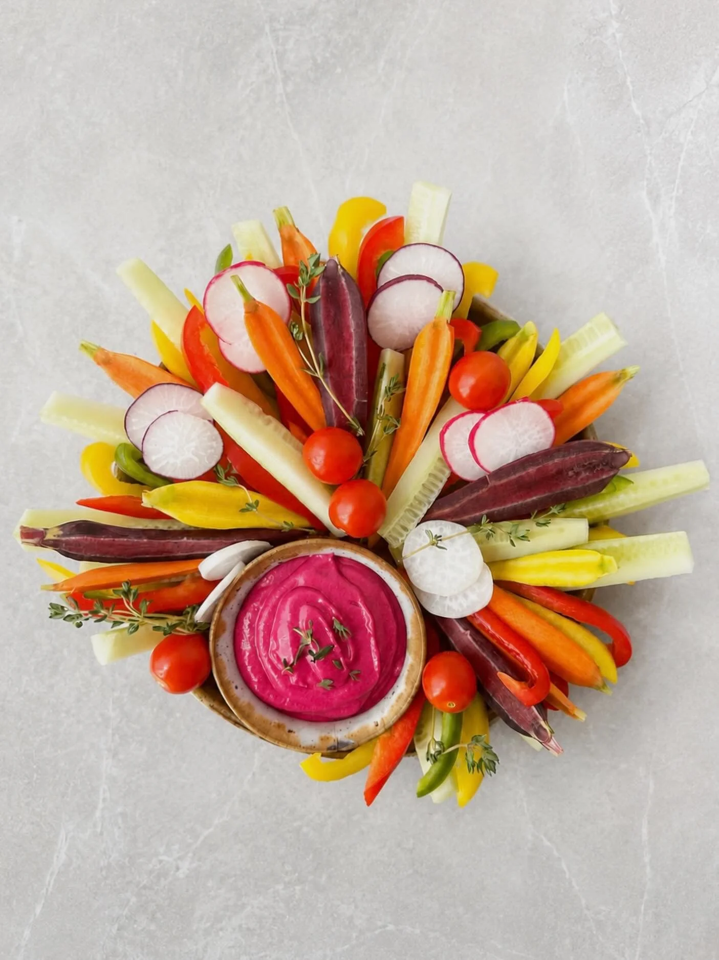 A crudit&eacute;s plate that took only 10 minutes to build but brings a gorgeous pop of color to your table. Serve with a homemade whipped feta and beet dip or a roasted red pepper hummus! 

#womensupportingwomeninbusiness #crudite #charcuterie #vege