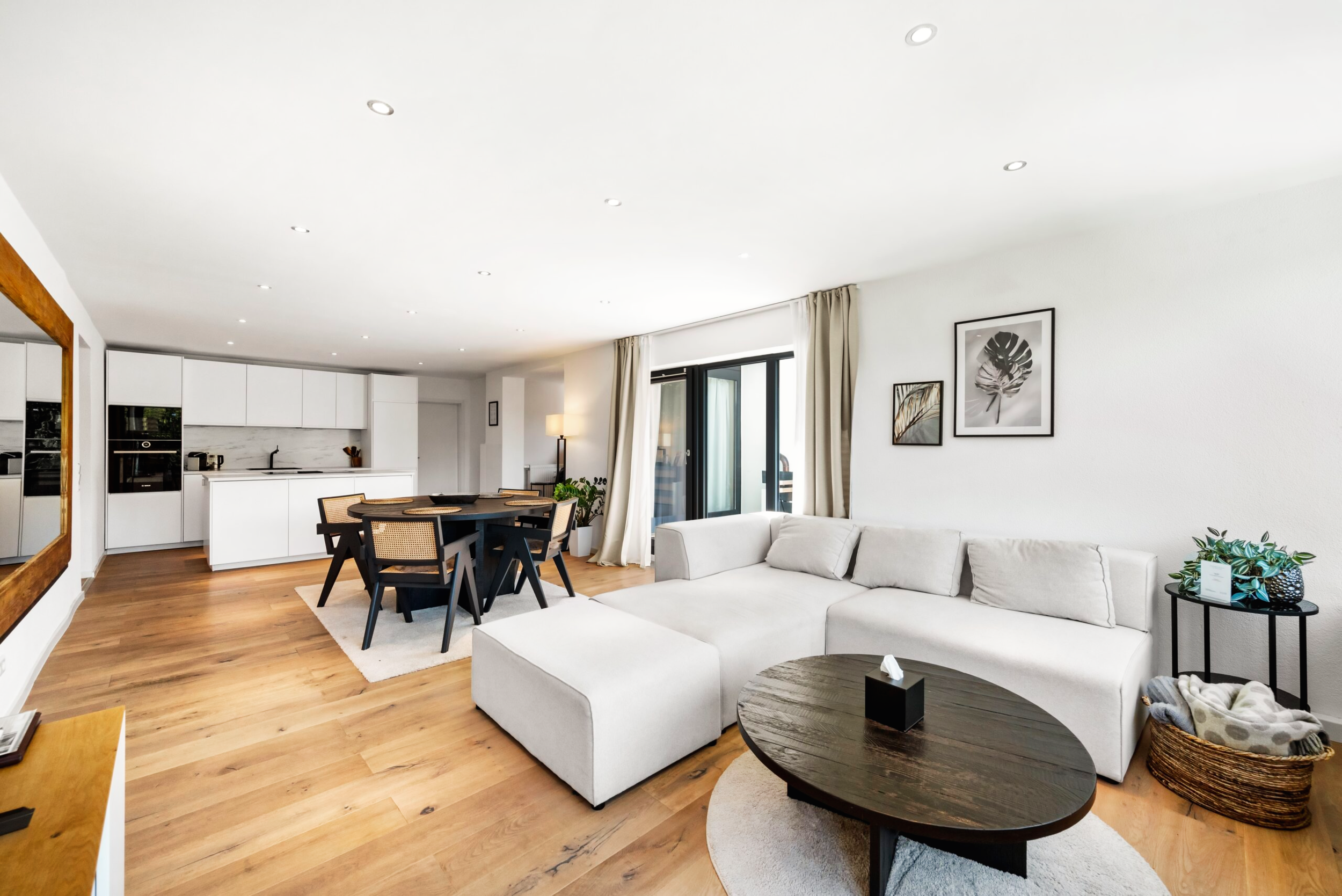 Ian Media - DC756 (8).png