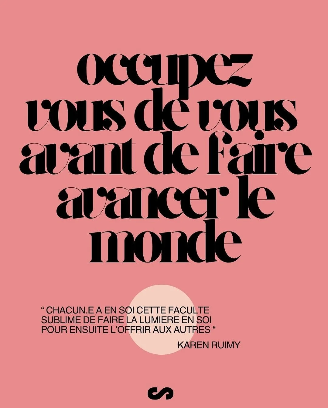 J&rsquo;introduis toujours chacun de mes cours de yoga par la lecture d un texte et j&rsquo;adore piocher, comme dans un jeu de cartes oracles, dans le recueil de pens&eacute;es de @karenruimy : &laquo;&nbsp;la voix de l&rsquo;ange&nbsp;&raquo;.

Ce 